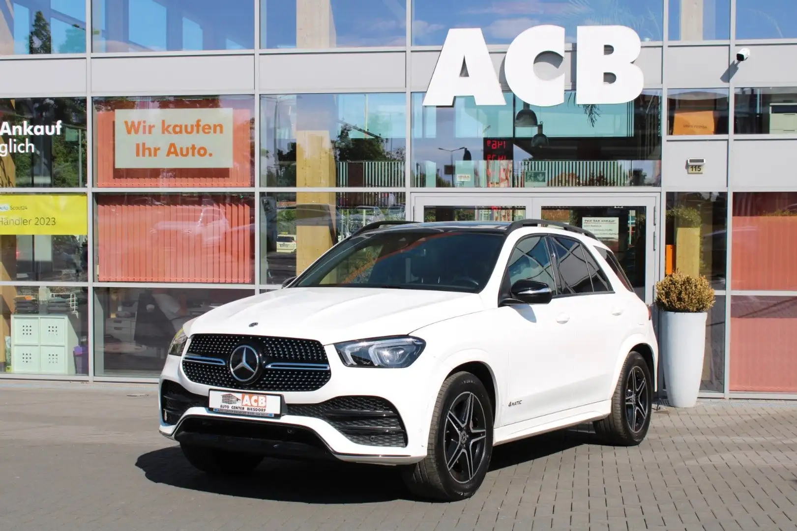 Mercedes-Benz GLE 350 de 4-M AMG-Line Distr. Pano Night Burm. Weiß - 1