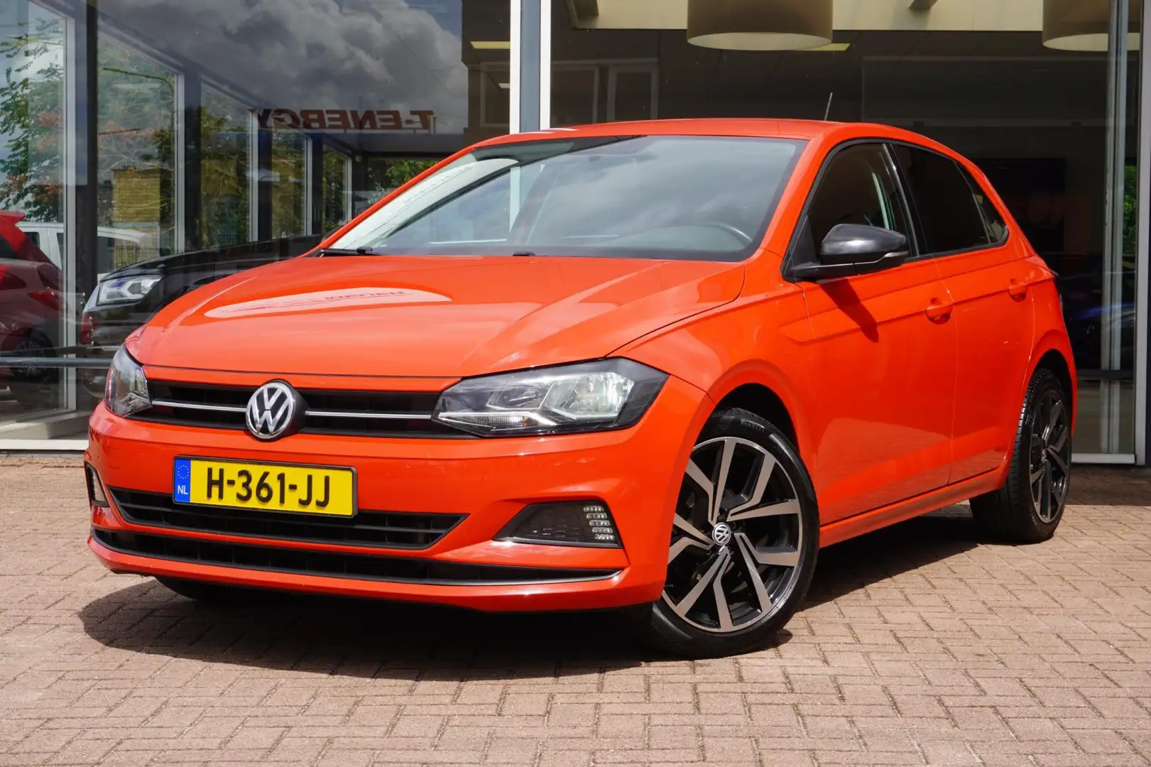 Volkswagen Polo 1.0 TSI Comfortline | 5deurs | Airco | LM Velgen | Rood - 1