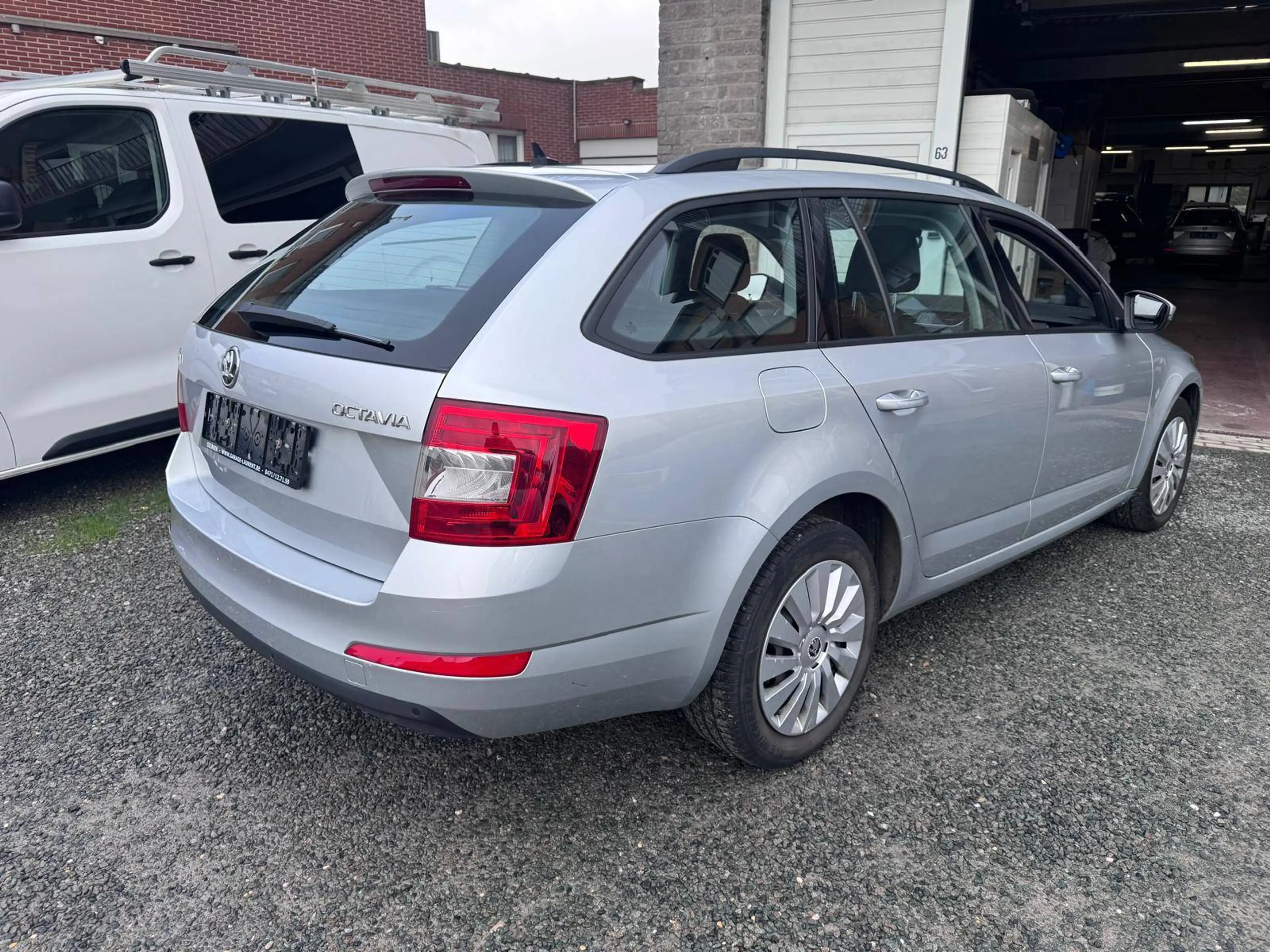 Skoda Octavia Octavia SW 1.6 CR TDi Active — photo 3