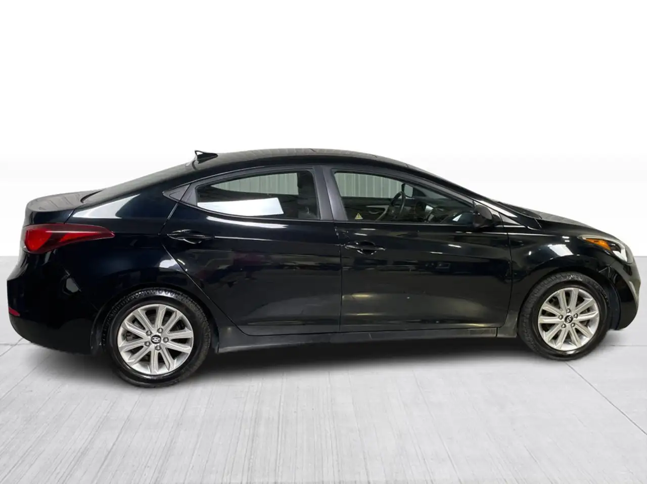 Hyundai ELANTRA fotografie Hyundai ELANTRA
