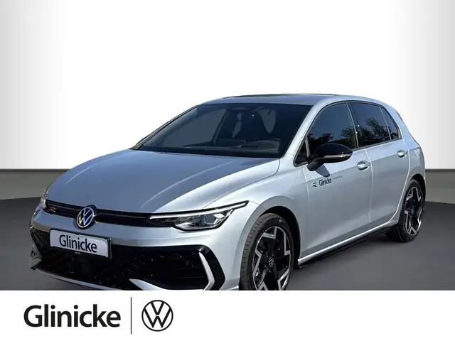 Volkswagen Golf VIII R Line 1.5 eTSI DSG, HEAD UP, NAVI