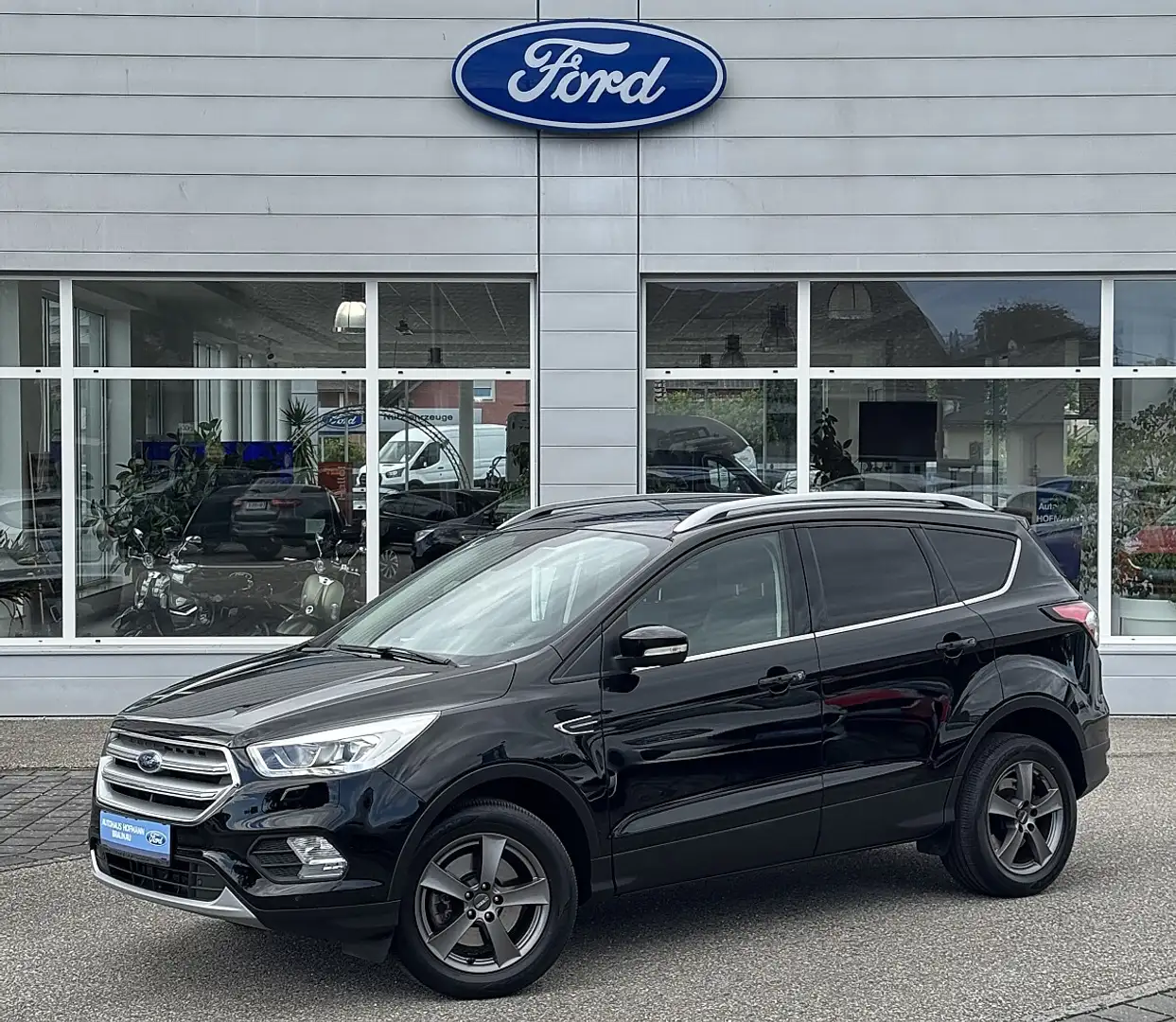 Ford Kuga 1,5 TDCi Titanium Start/Stop Schwarz - 1