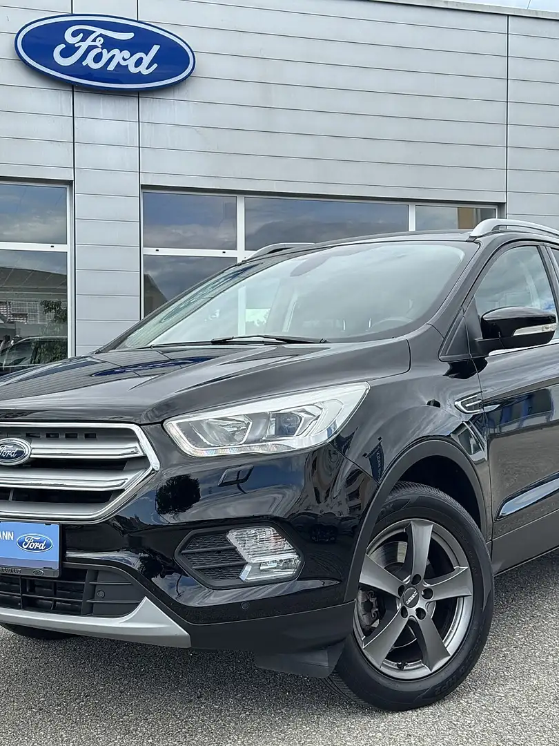Ford Kuga 1,5 TDCi Titanium Start/Stop Schwarz - 2