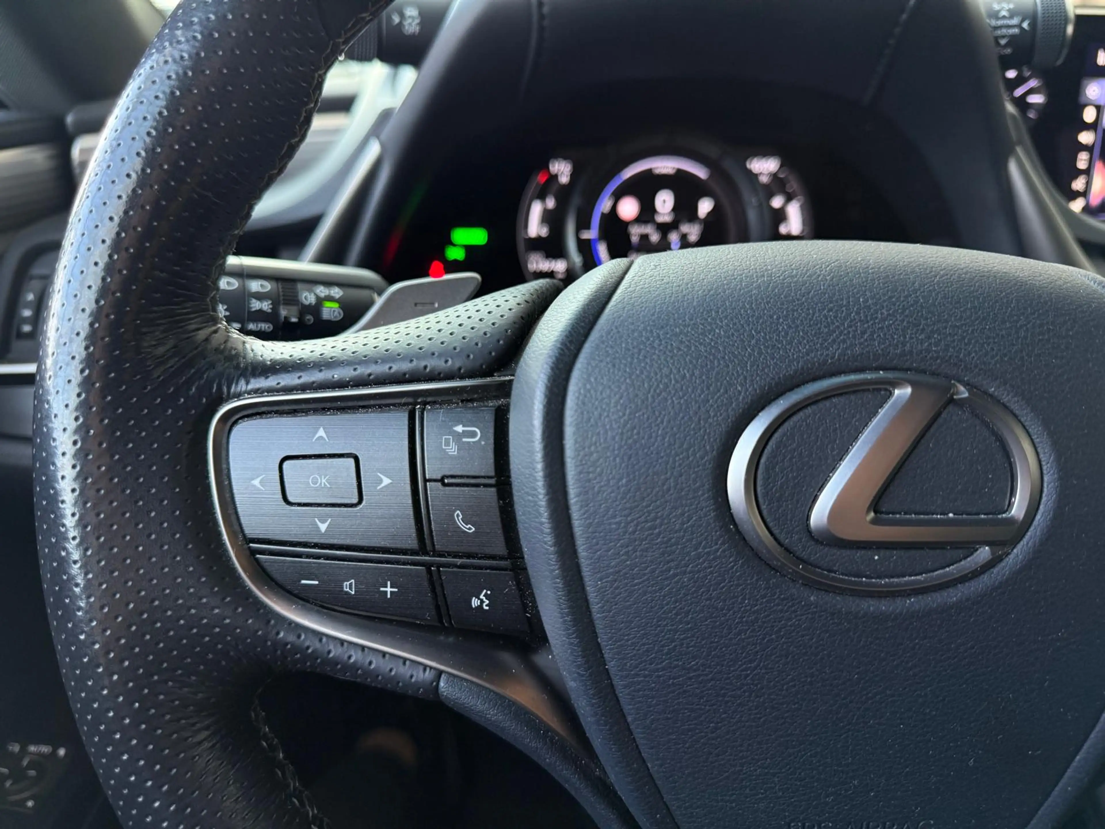 Lexus ES 300 300h F Sport Line | Mark-Levinson | Carplay | Stoe — photo 9