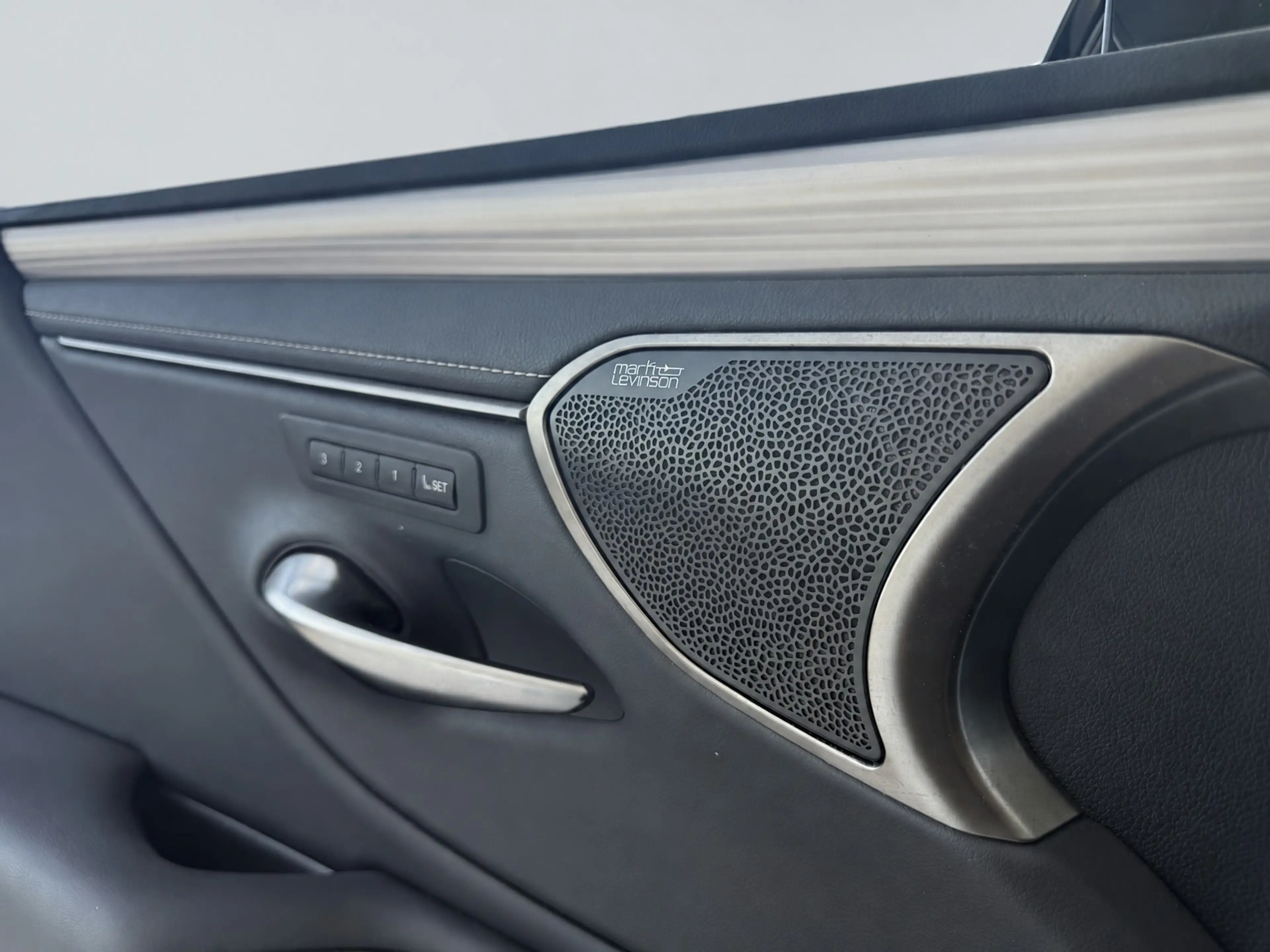 Lexus ES 300 300h F Sport Line | Mark-Levinson | Carplay | Stoe — photo 15