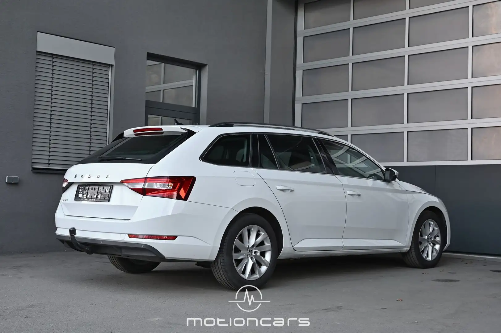 Skoda Superb 2.0 TDI Style Pickerl NEU Weiß - 2