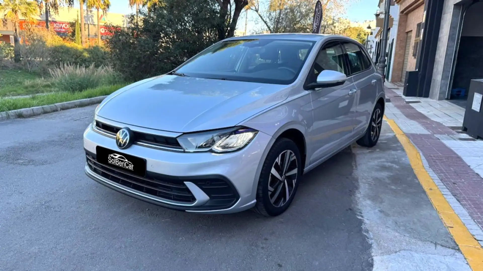 Volkswagen Polo 1.0 TSI Life DSG 70kW Grijs - 2