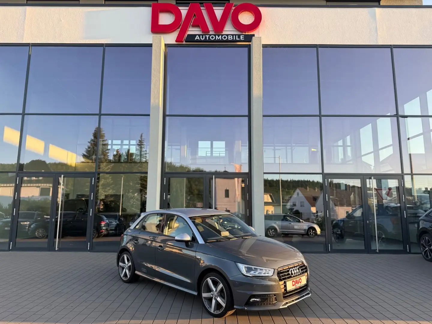 Audi A1 Sportback 1.0 TSI S line/Xenon/MMI Gris - 2