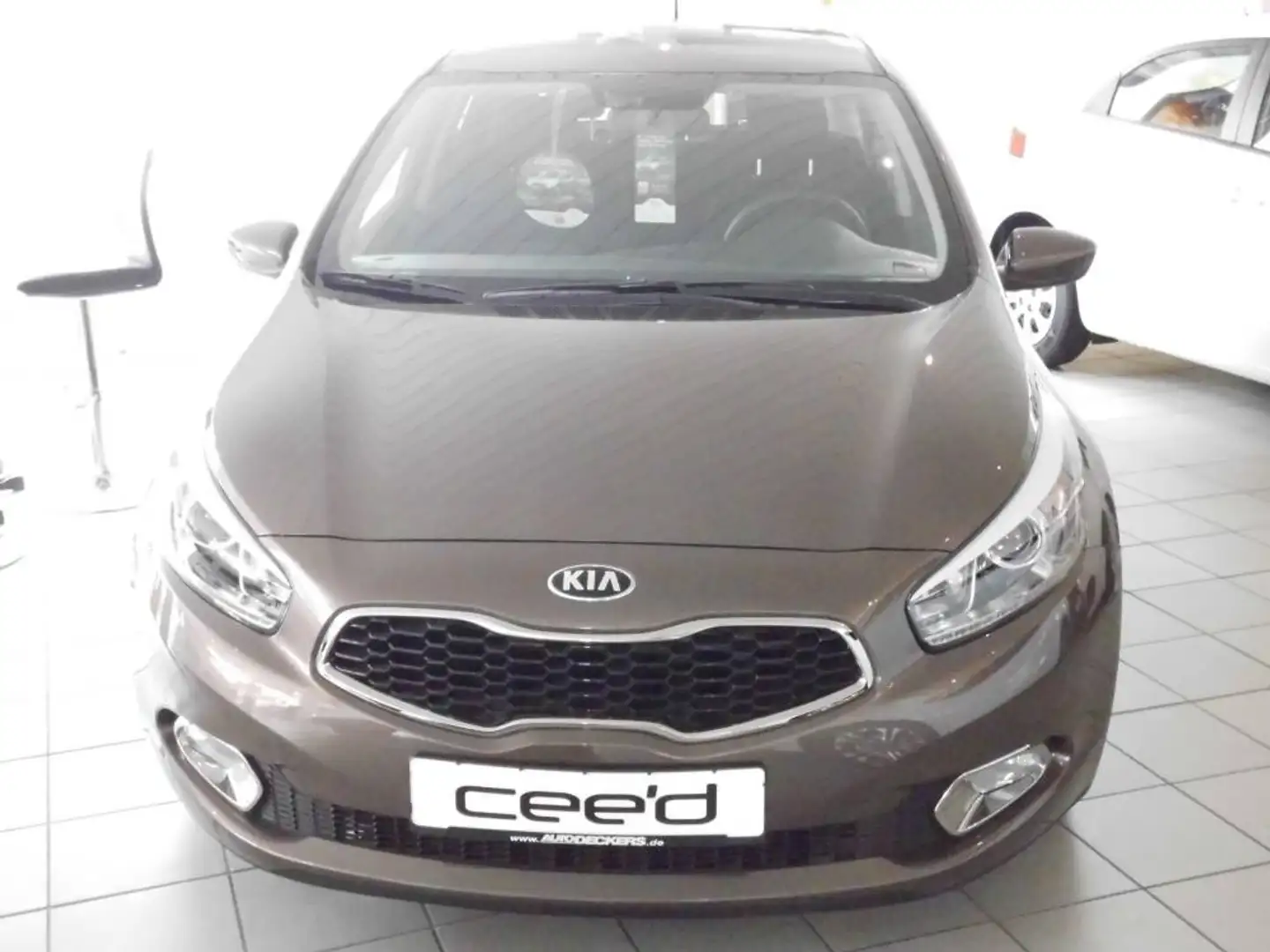 Kia Ceed / cee'd 1,4 DREAM TEAM Beige - 2