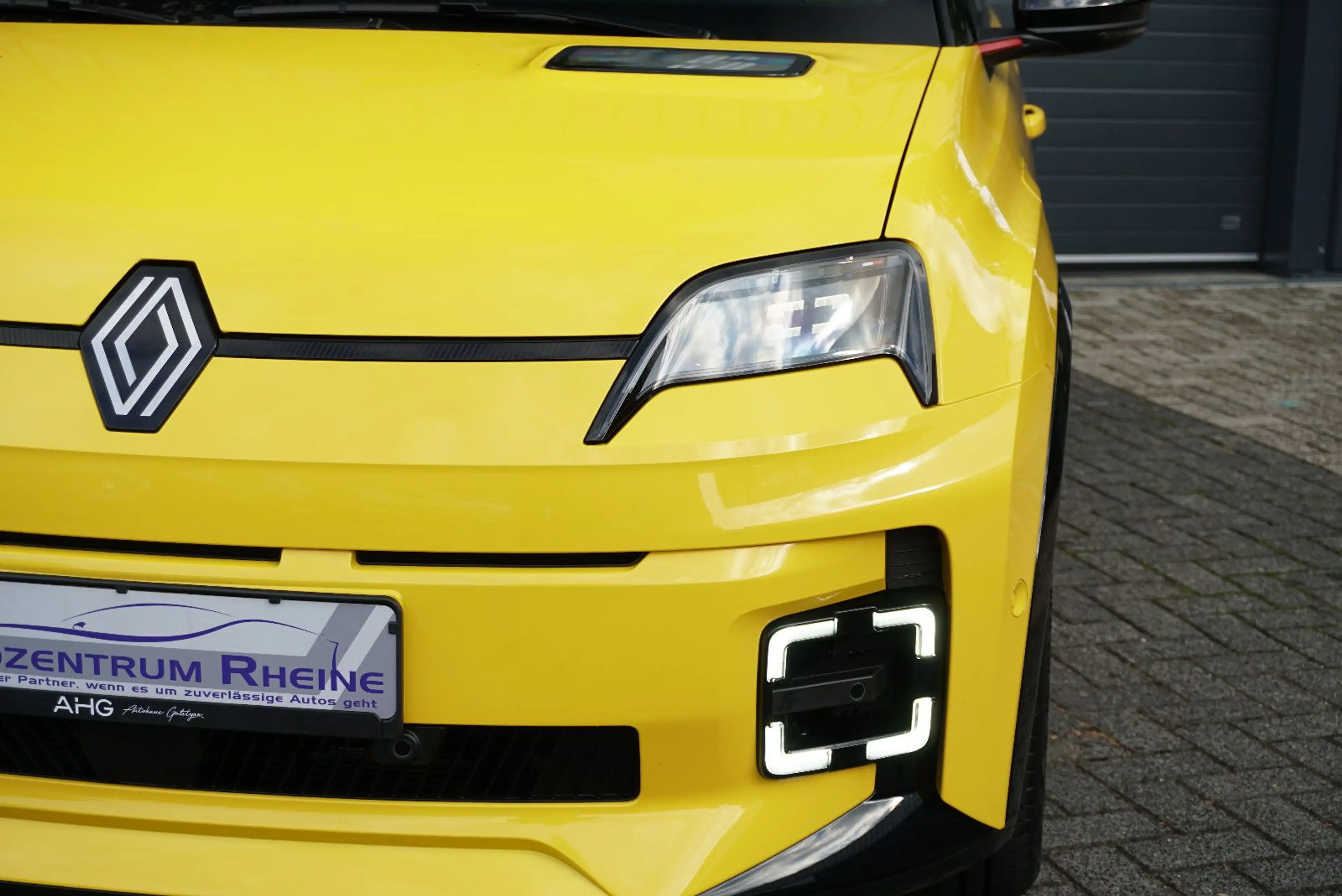 Renault R 5 5 E-Tech Iconic Five 150 LED H&K SHZ 52kWh Kamer — photo 13