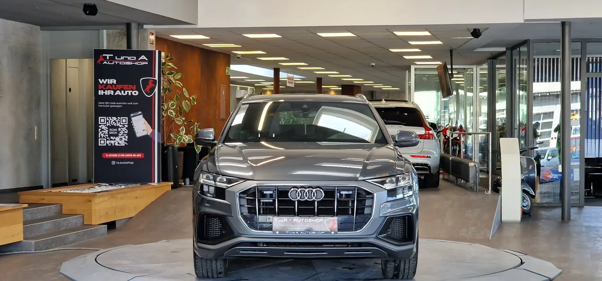 Audi Q8 55 TFSIe quattro 2xS-Line Aut. *AHK*Head-up*Kamera Grau - 2