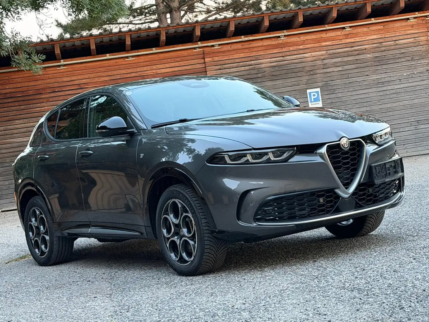 Alfa Romeo Tonale 1.3 T4 PHEV VGT e-AWD Ti Grau - 1