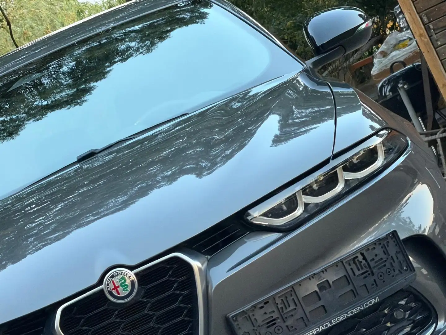 Alfa Romeo Tonale 1.3 T4 PHEV VGT e-AWD Ti Grau - 1