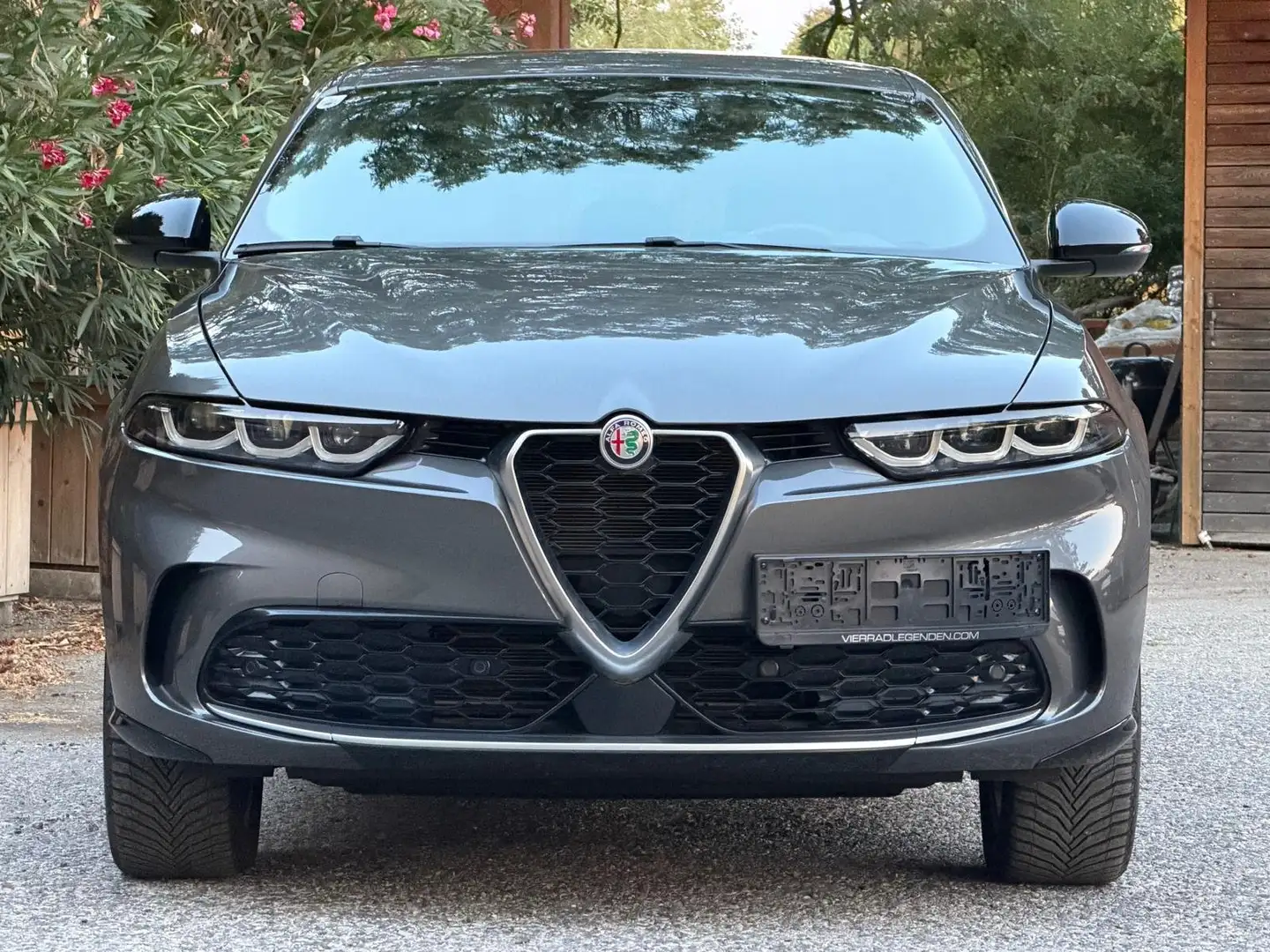 Alfa Romeo Tonale 1.3 T4 PHEV VGT e-AWD Ti Grau - 2
