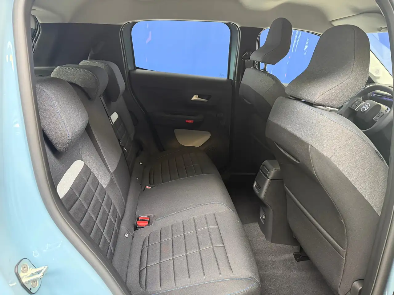 Citroen C3 1.2 hybrid Plus 110cv edcs6 15