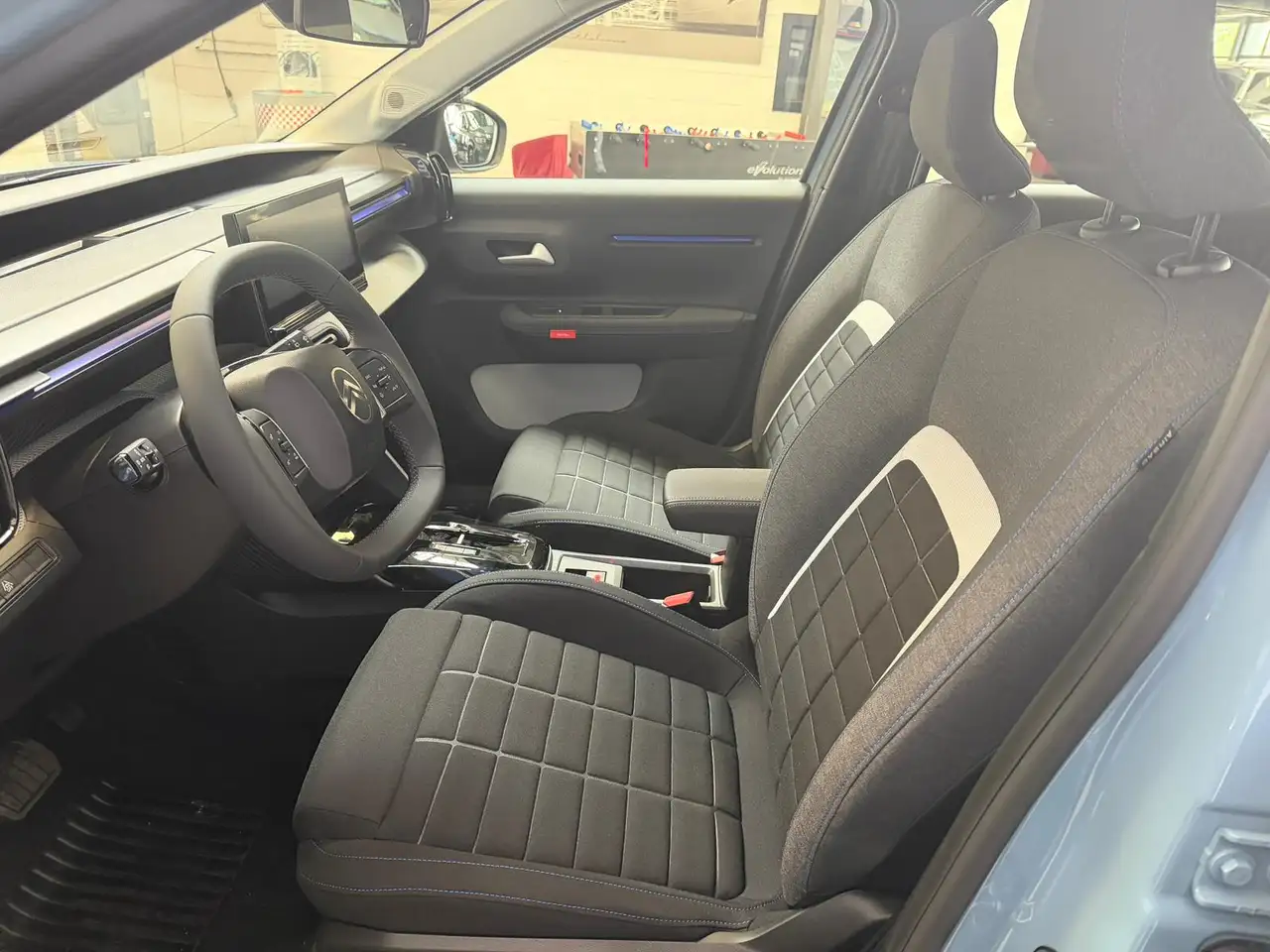 Citroen C3 1.2 hybrid Plus 110cv edcs6 14
