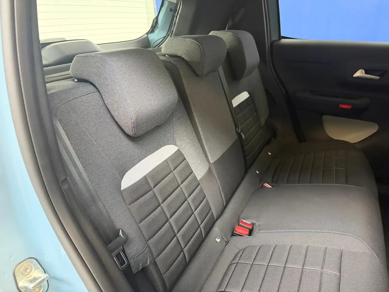 Citroen C3 1.2 hybrid Plus 110cv edcs6 18