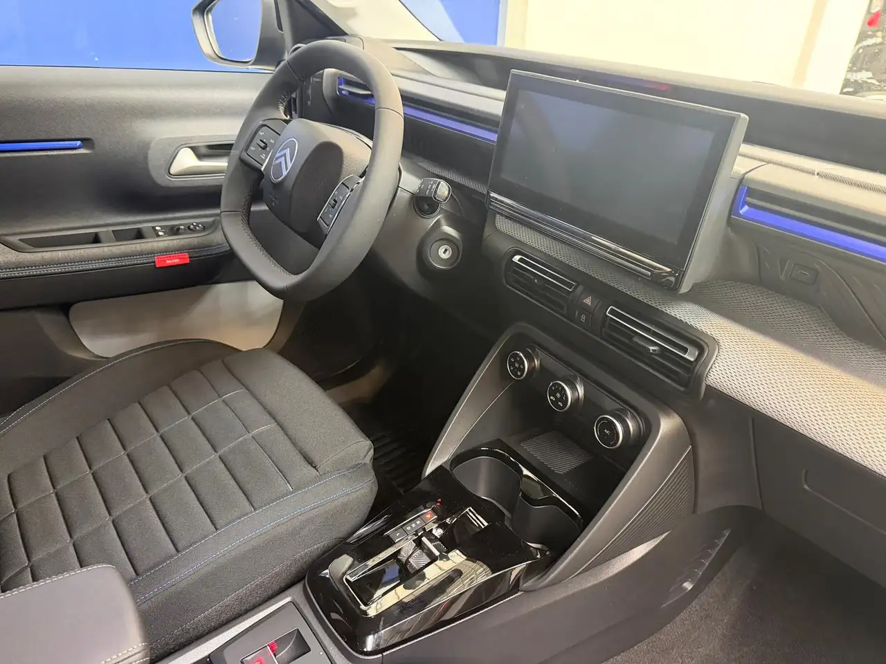 Citroen C3 1.2 hybrid Plus 110cv edcs6 30