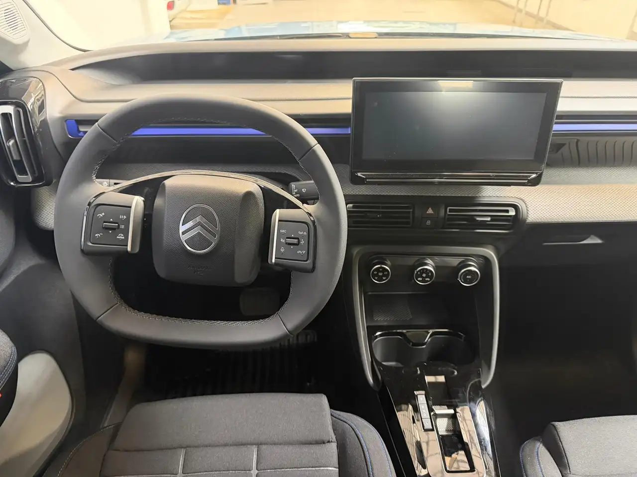 Citroen C3 1.2 hybrid Plus 110cv edcs6 19