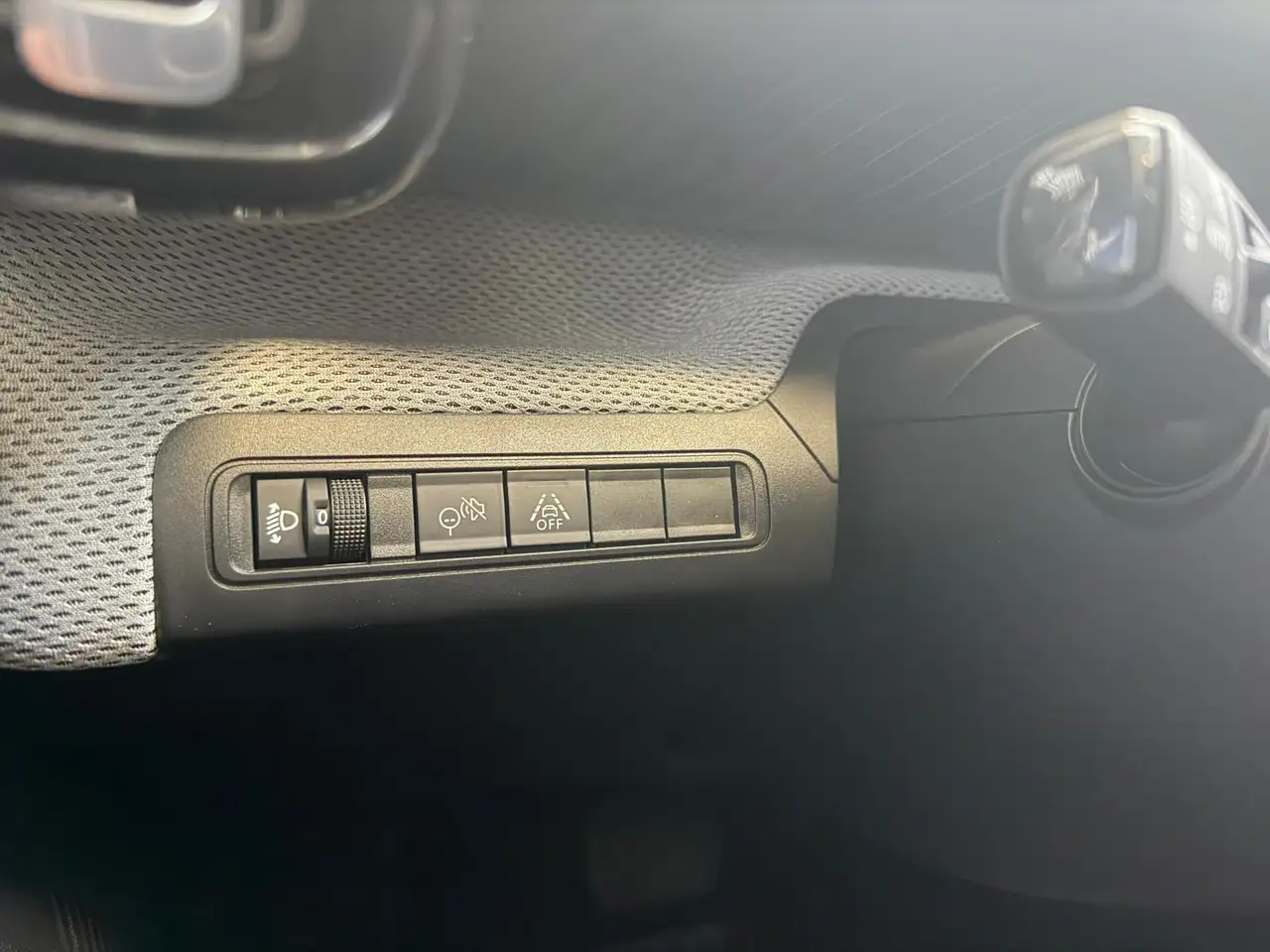 Citroen C3 1.2 hybrid Plus 110cv edcs6 27