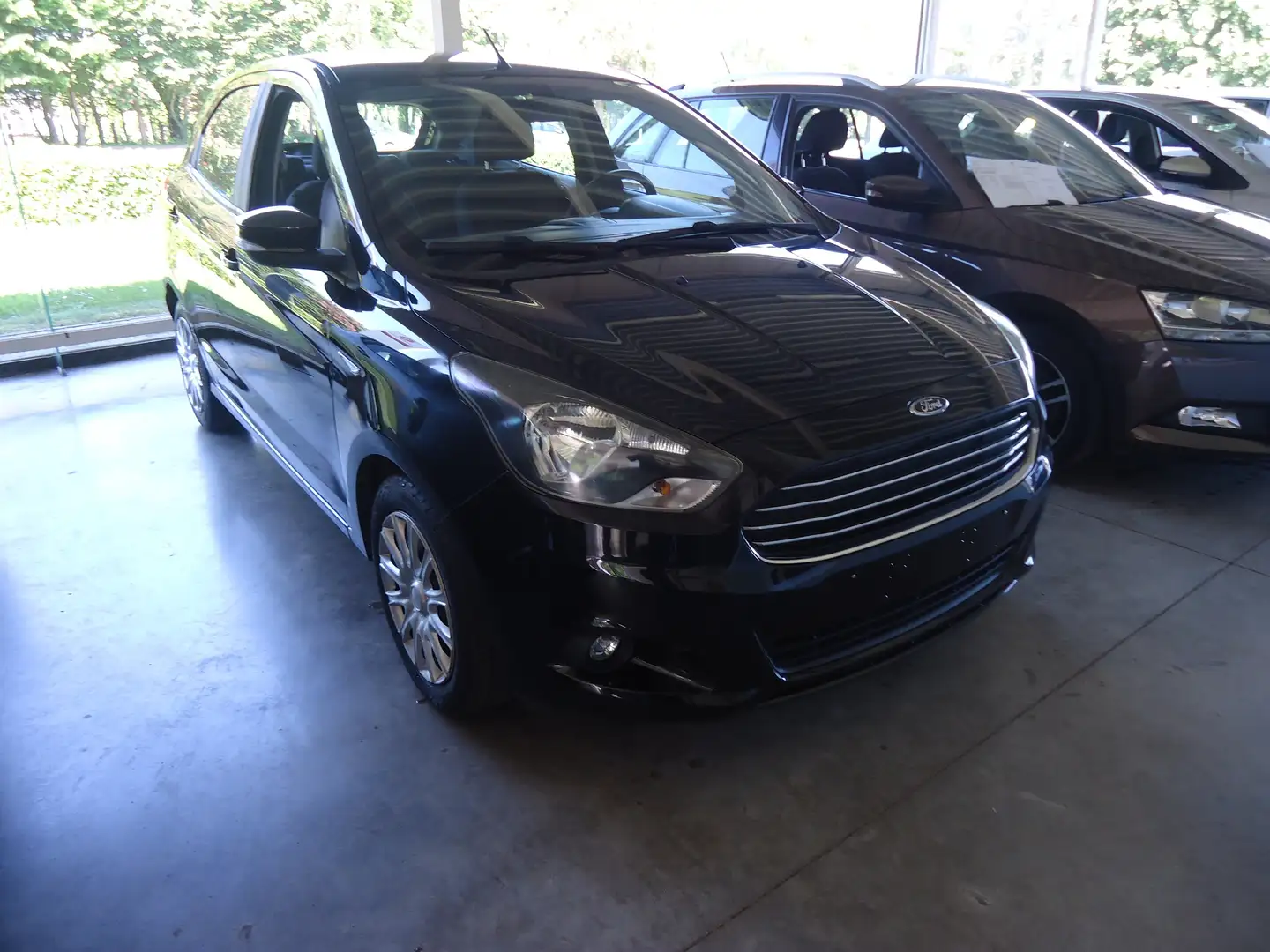 Ford Ka/Ka+ Ka+ 1.2i Essential Noir - 2