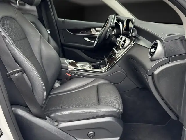 Mercedes-Benz 300 view 12
