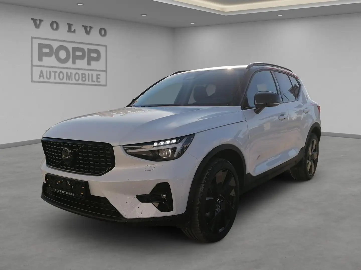 Volvo XC40 B3 Plus Black Edition 20" ACC DACH FHZ H&K Weiß - 1