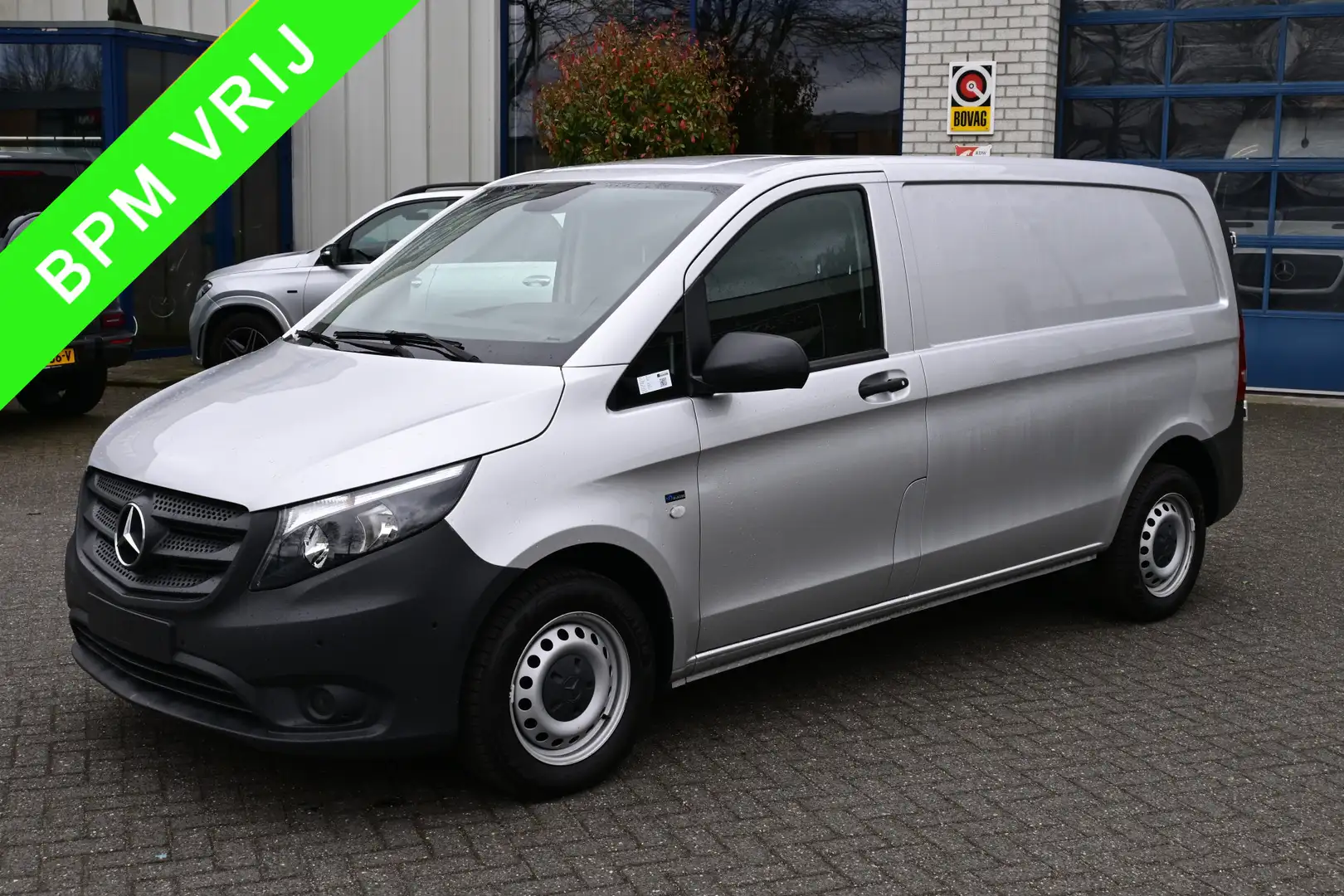 Mercedes-Benz Vito 116 CDI L1 Audio 40 Navigatie met camera, Trekhaak Zilver - 1