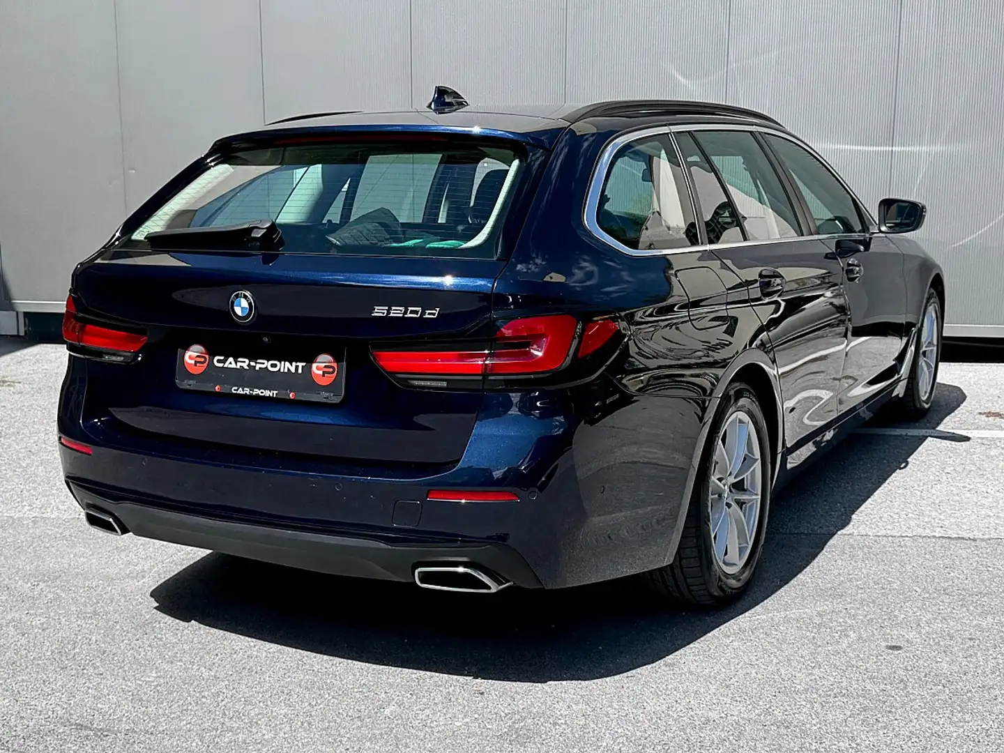 BMW 520 d Touring Aut. Leder/AHK/Live-Cockpit Blau - 2
