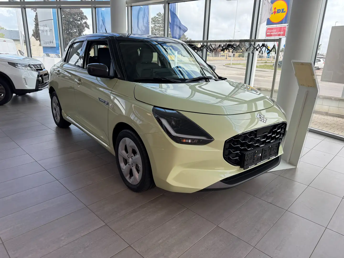Suzuki Swift 1.2 Hybrid Shine Leasing+Versicherungsbonus Gelb - 1