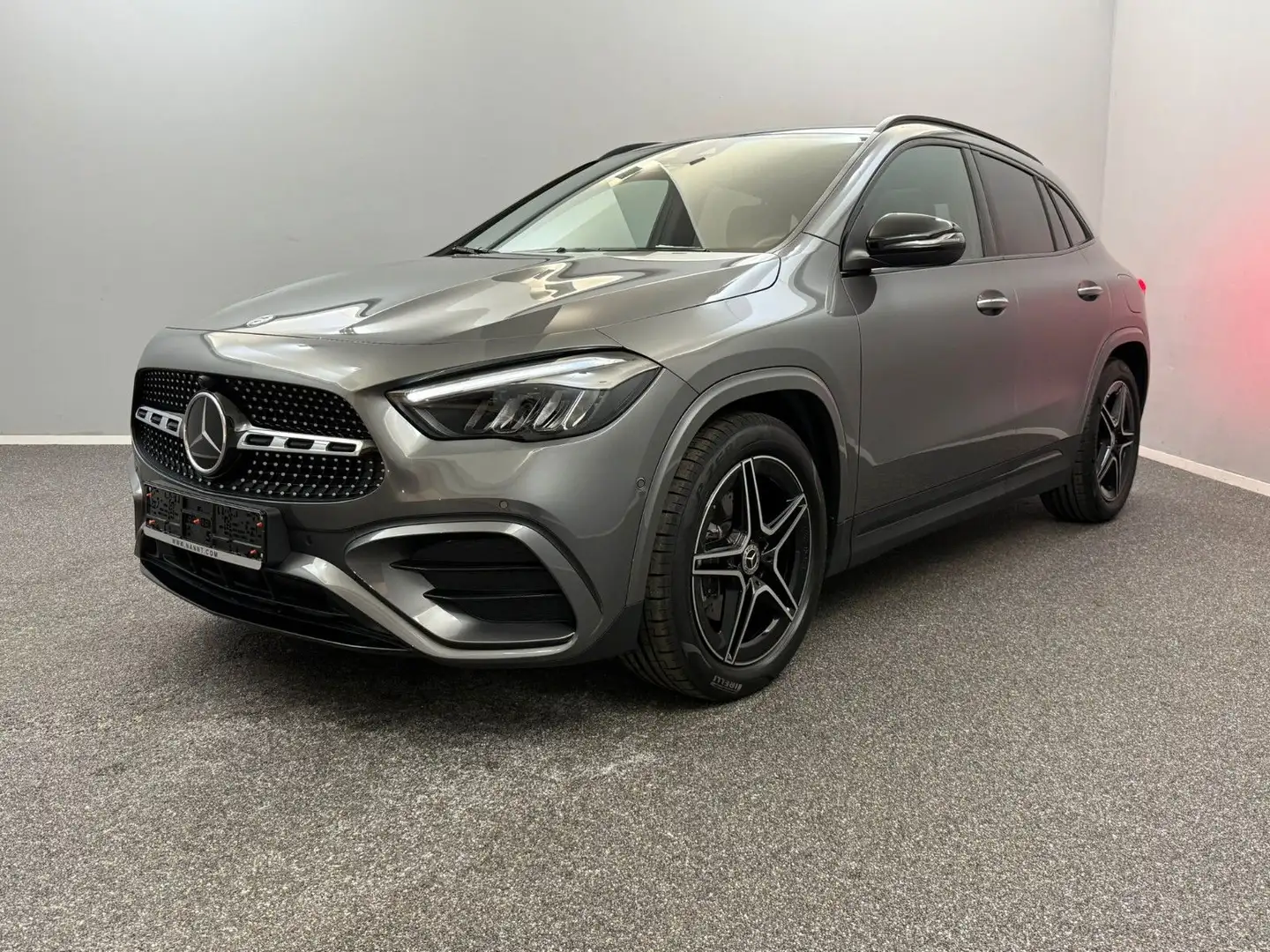 Mercedes-Benz GLA 220 d 4M AMG LINE*WIDE*ACC*PANO*KAM*PREMIUM Grau - 1
