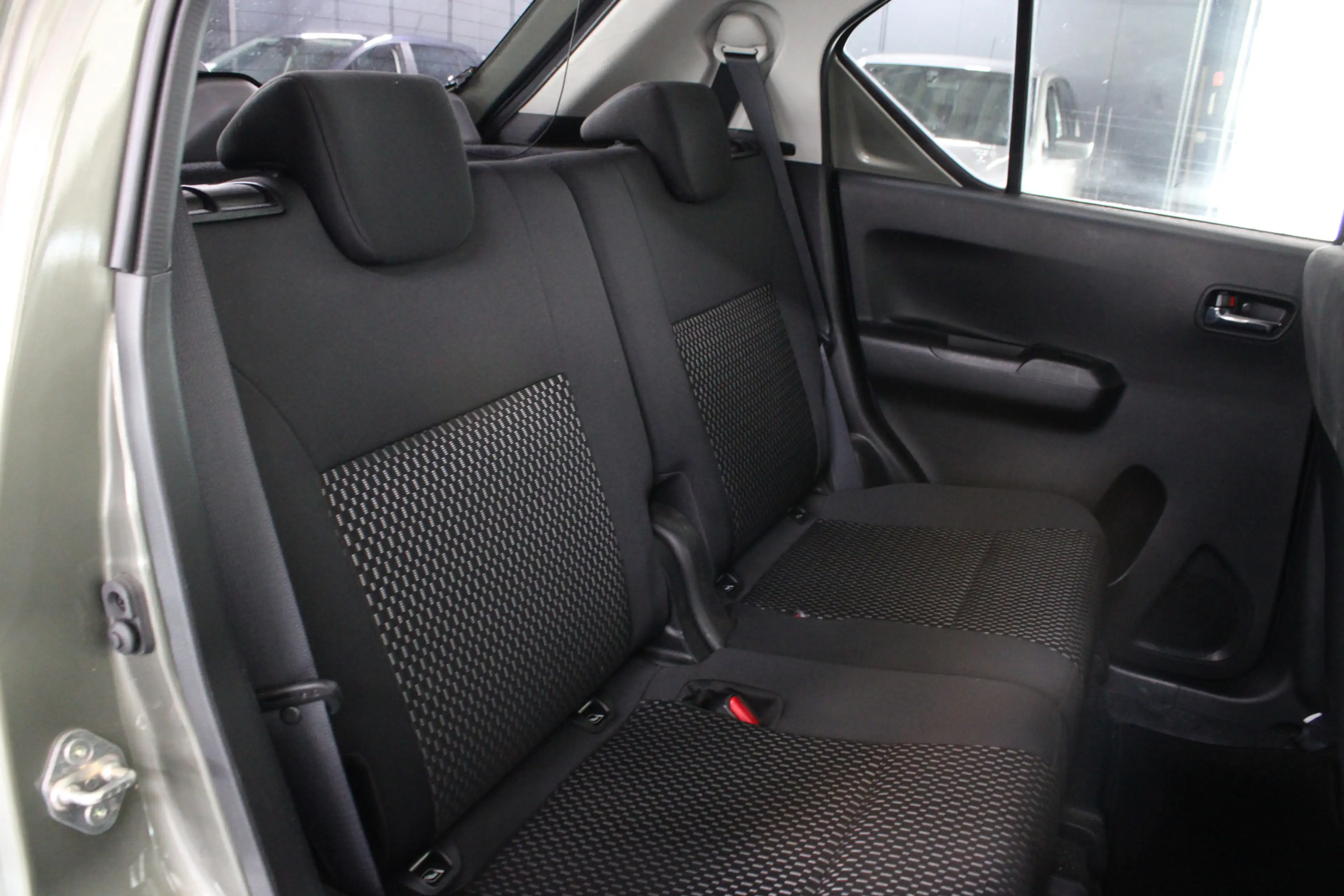 Suzuki Ignis 1.2 Smart Hybrid Allgrip Style / Stoelverwarming / — photo 8