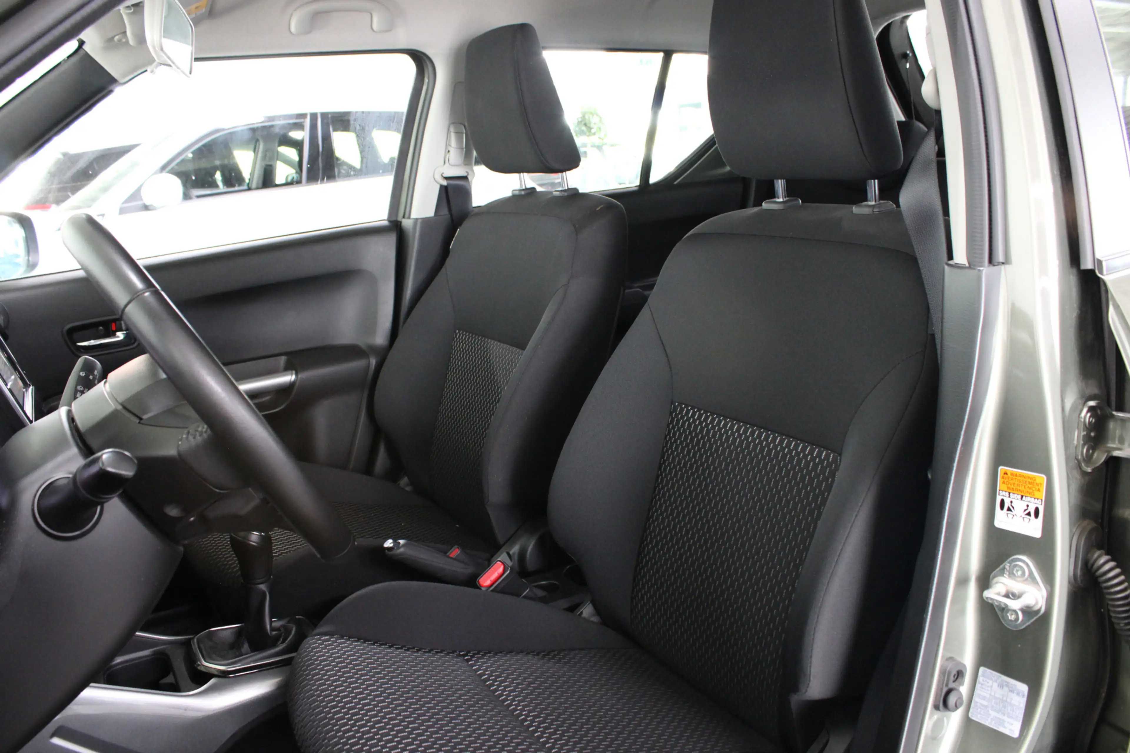 Suzuki Ignis 1.2 Smart Hybrid Allgrip Style / Stoelverwarming / — photo 5