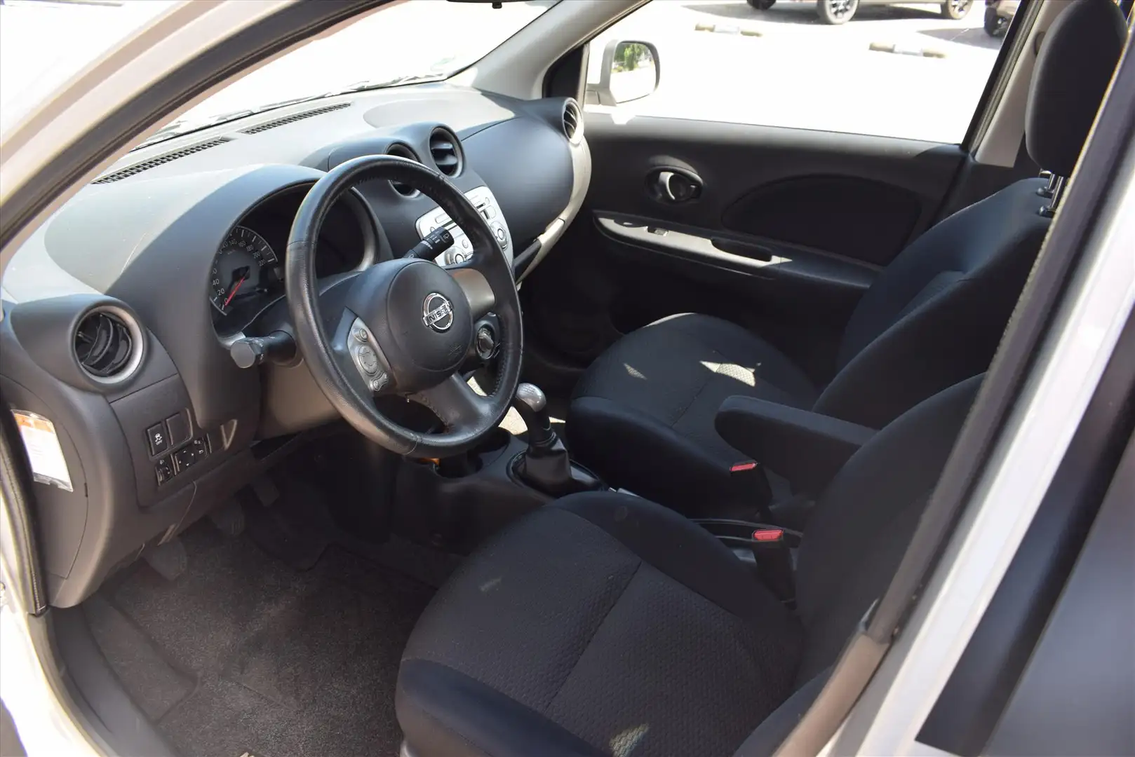 Nissan Micra 1.2 80pk Acenta Gris - 2