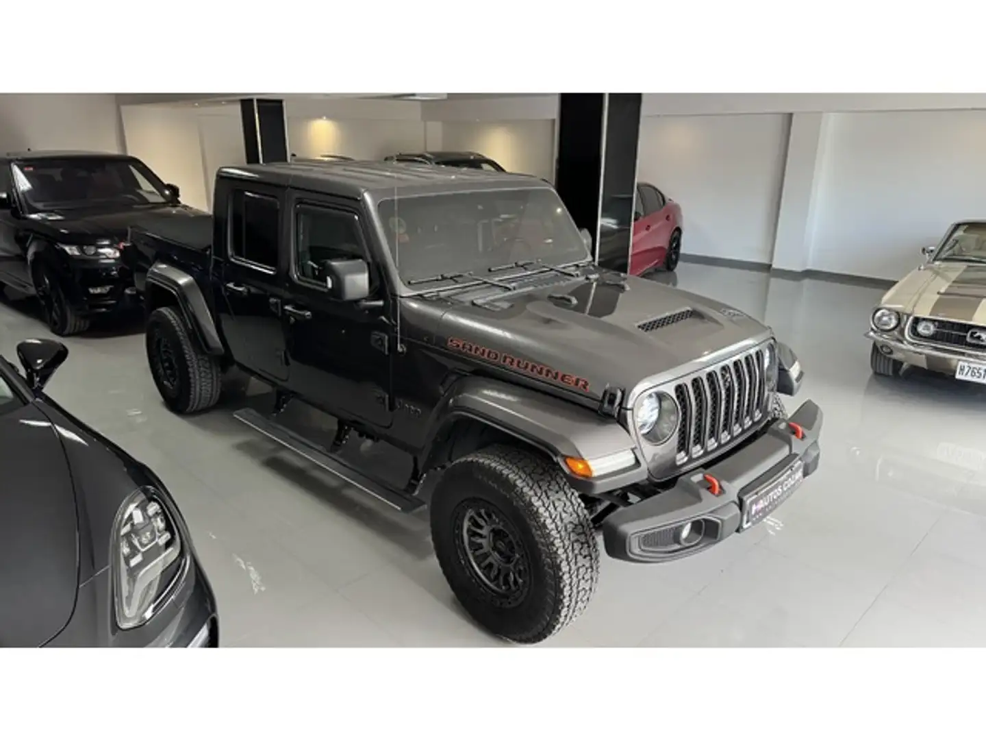 Jeep Gladiator 3.0 CRD Overland Gris - 1