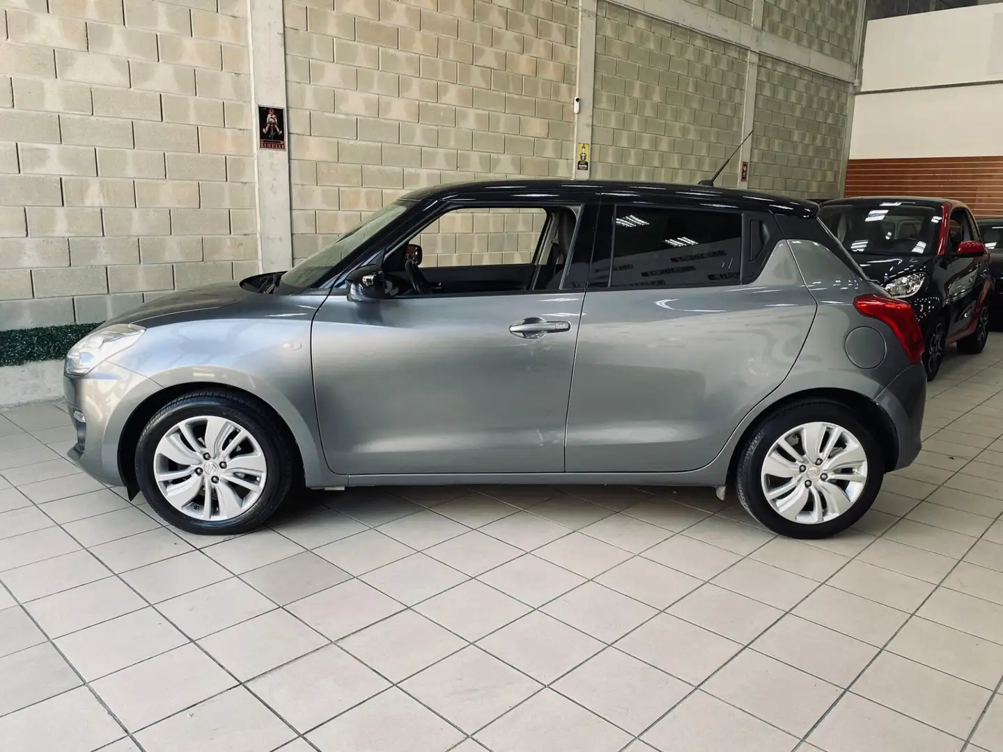 Suzuki Swift Swift 1.2 Hybrid Top Gris - 2