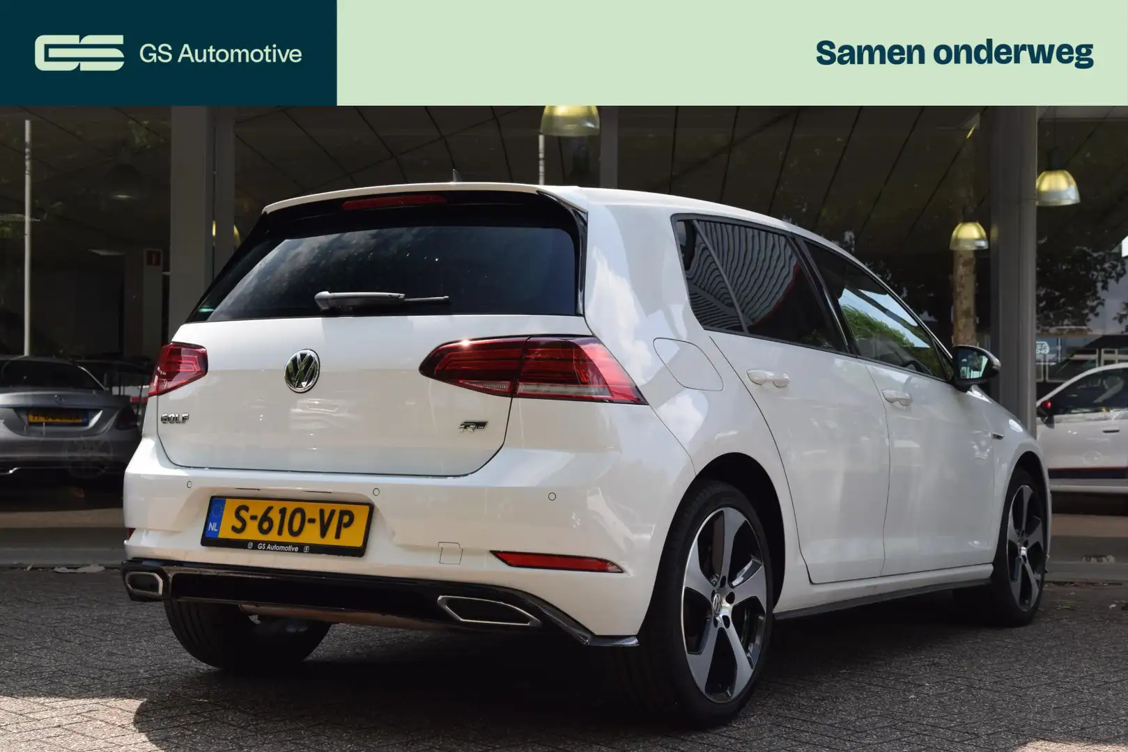 Volkswagen Golf 1.2 TSI Business Edition R Connected R line, Camer Wit - 2