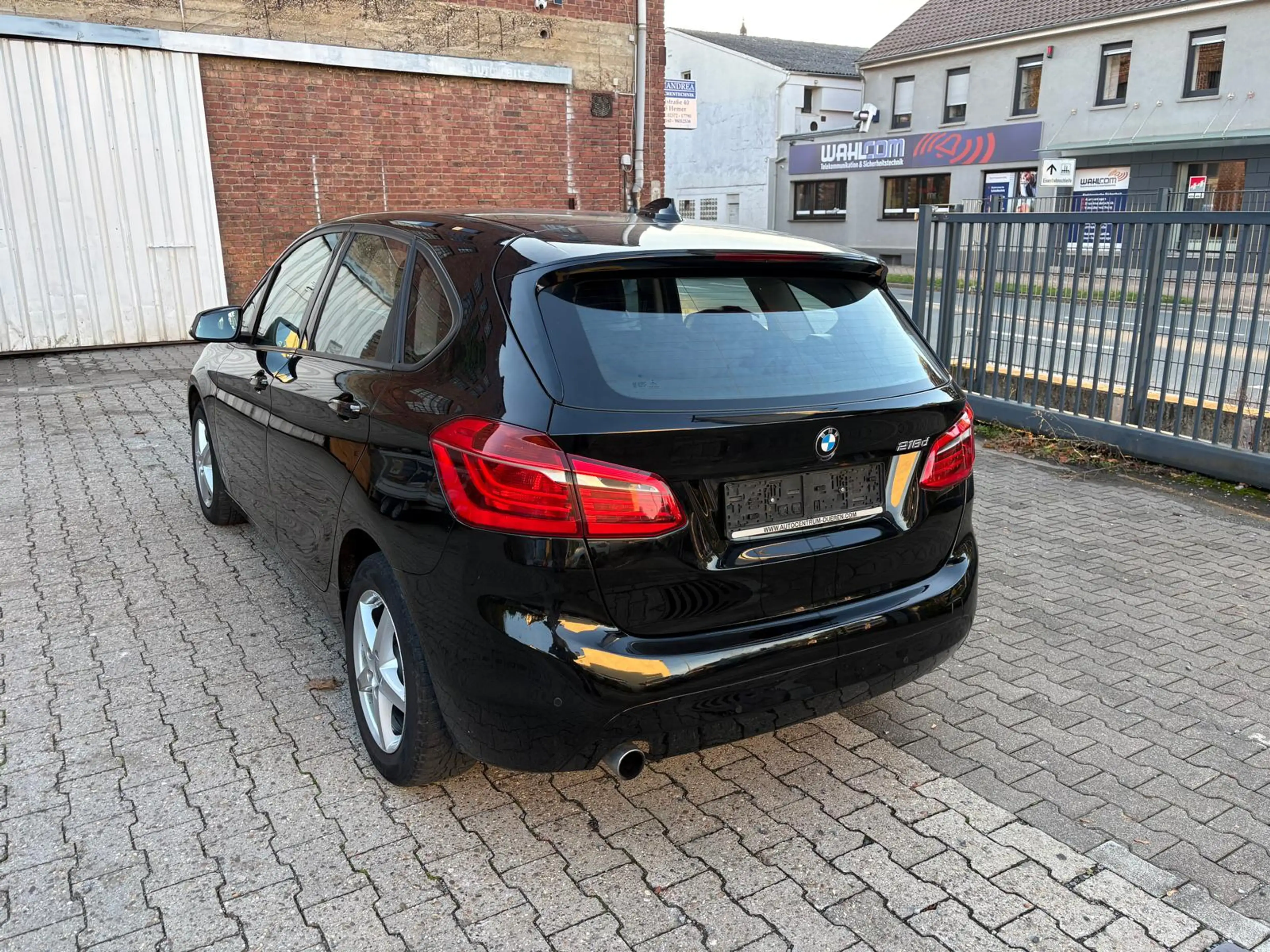 BMW 218 218 d Advantage — photo 9