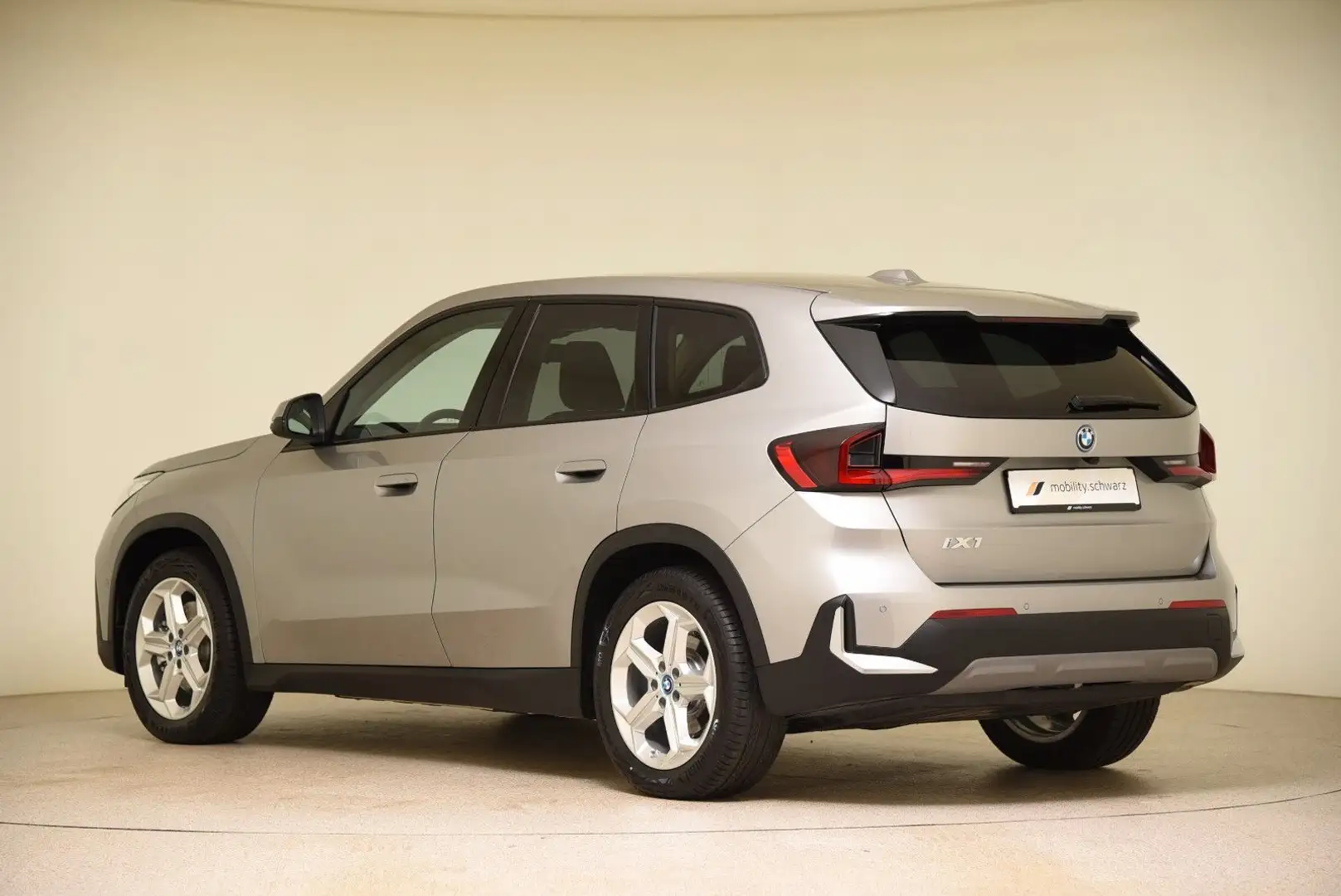 BMW iX1 xDrive30 DriveAssProf ParkAss+ HUD AHK LED Silber - 2