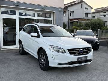 Volvo XC60 D4 AWD Geartronic R-design Momentum
