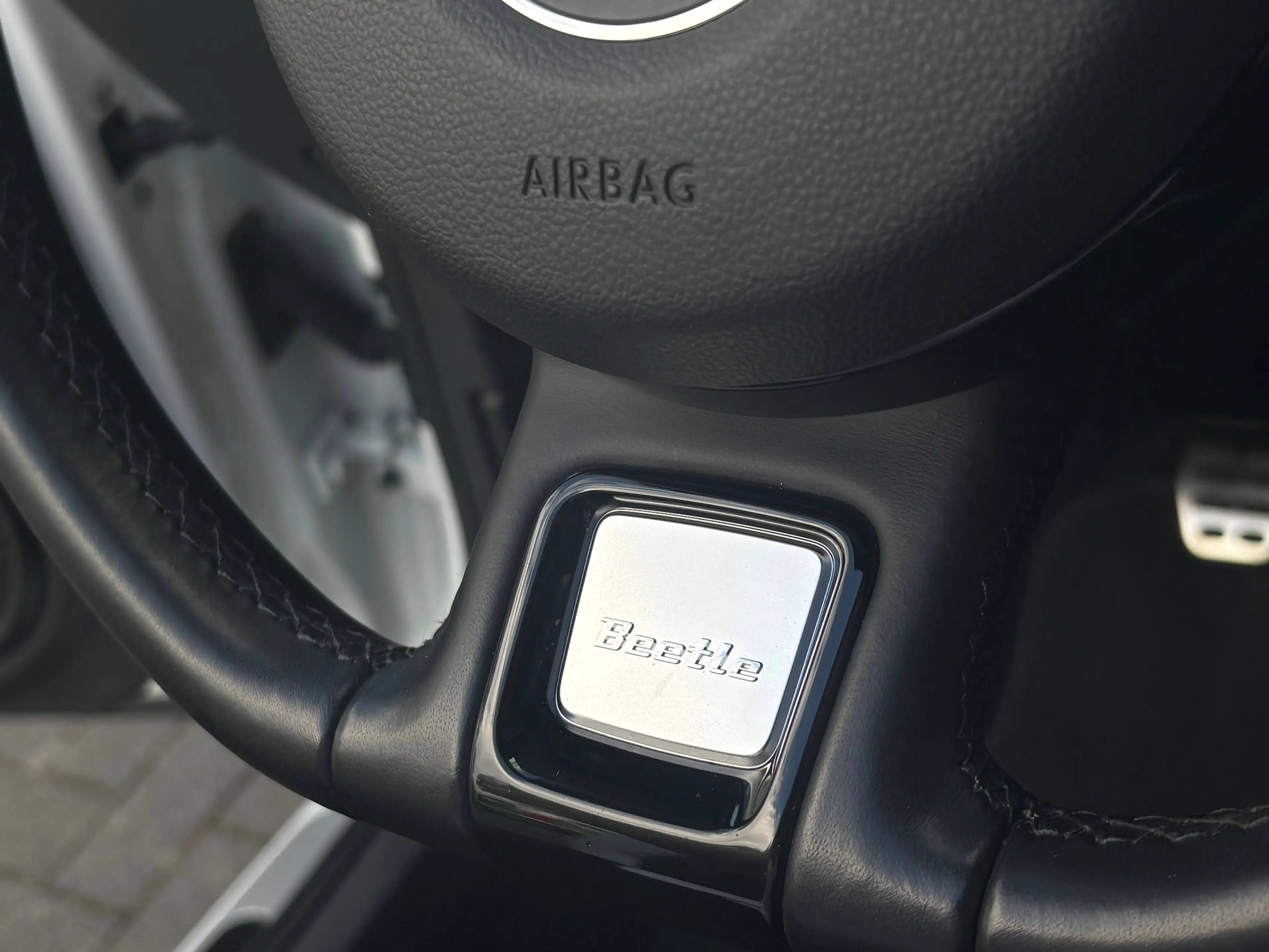 Volkswagen New Beetle CABRIOLET 1.2 TSI BLUEMOTION SONDERMODELL SOUND ALU17 KAMERA TOP* — photo 15
