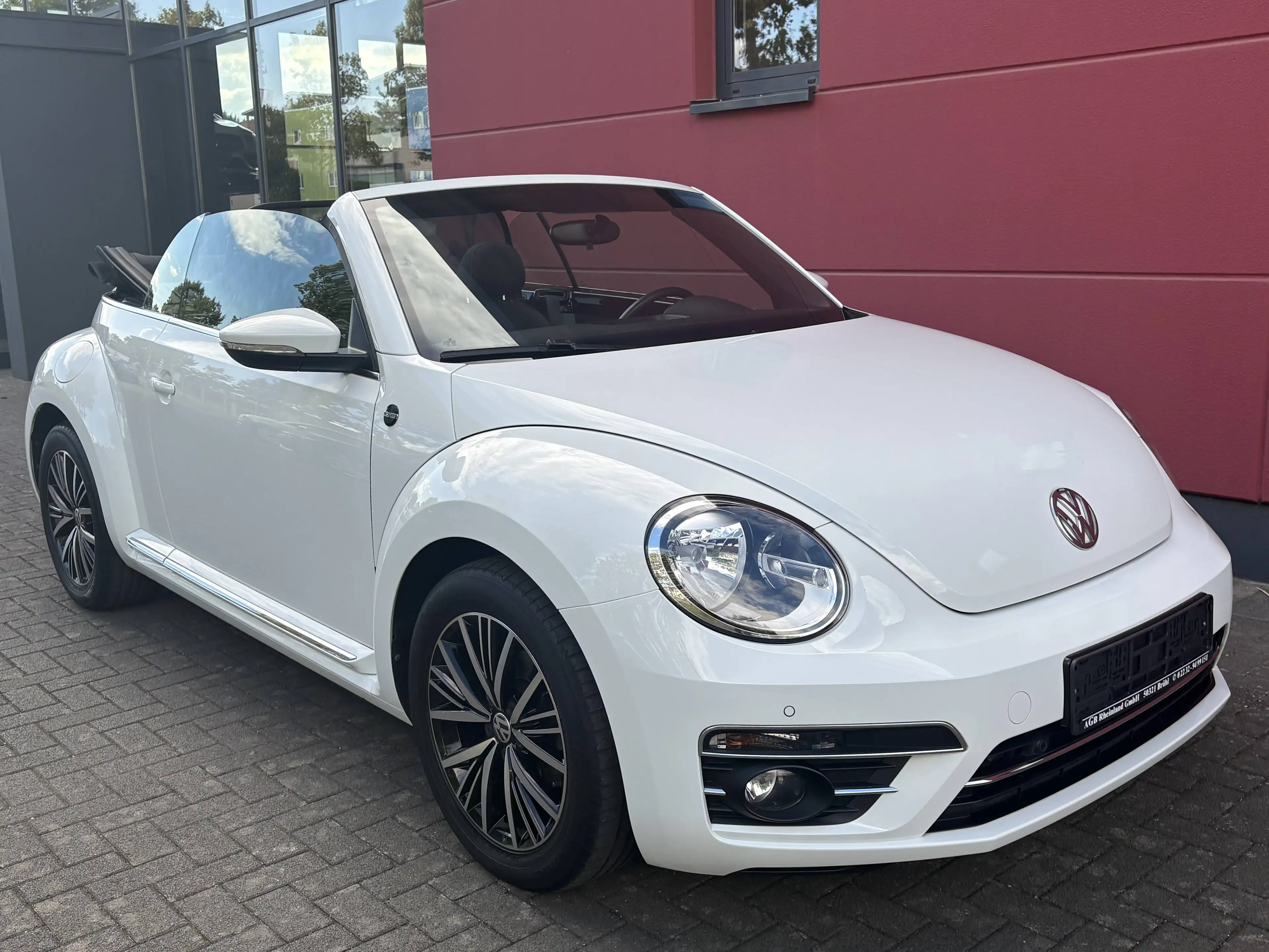 Volkswagen New Beetle CABRIOLET 1.2 TSI BLUEMOTION SONDERMODELL SOUND ALU17 KAMERA TOP* — photo 2