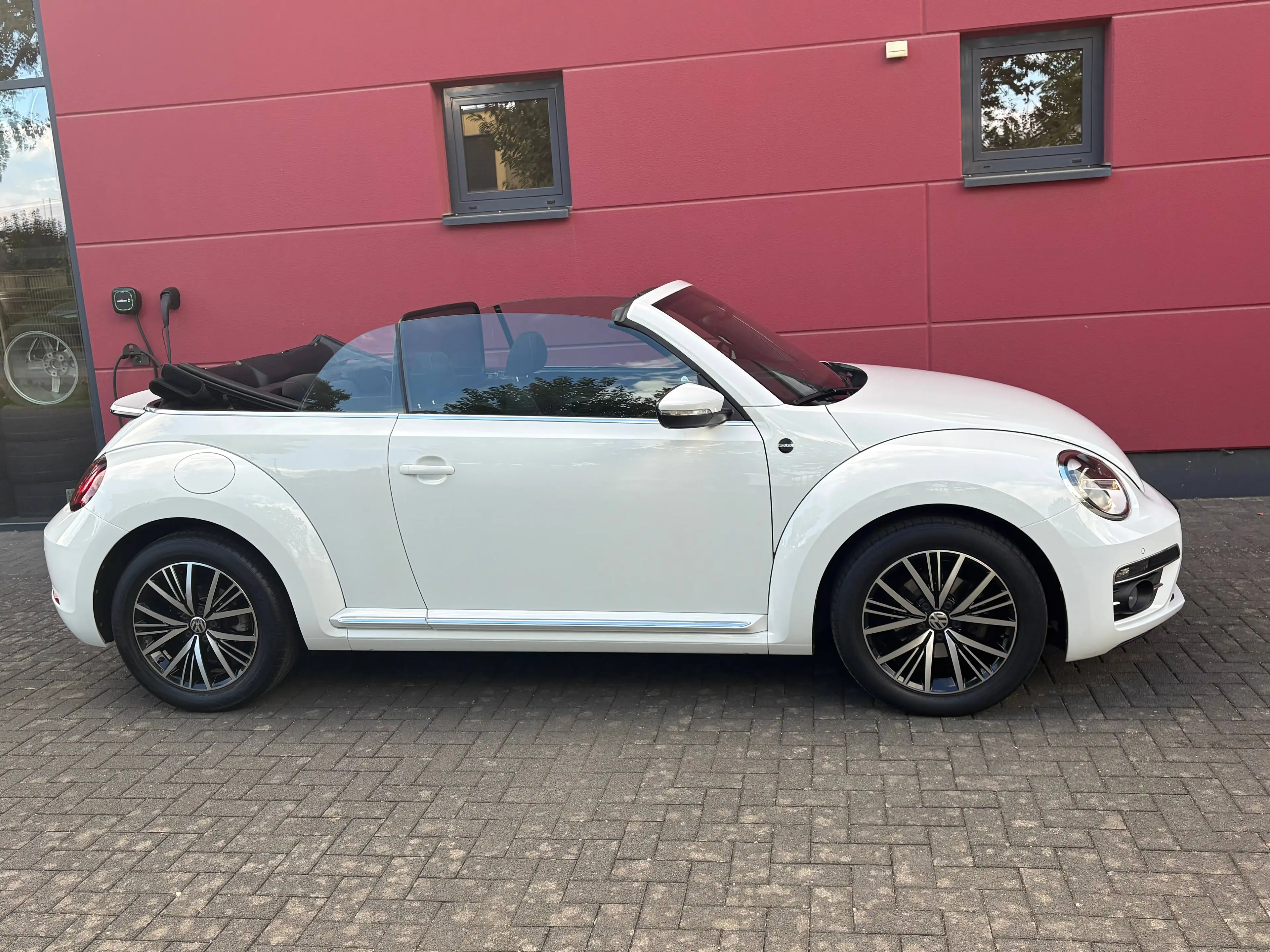 Volkswagen New Beetle CABRIOLET 1.2 TSI BLUEMOTION SONDERMODELL SOUND ALU17 KAMERA TOP* — photo 10