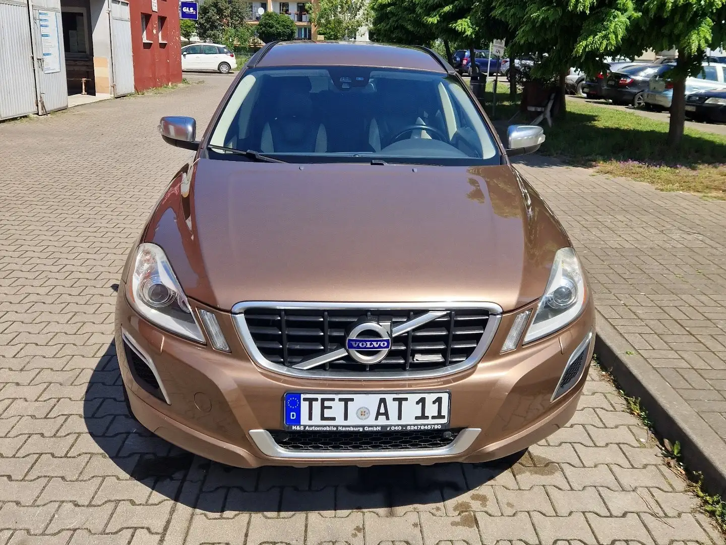 Volvo XC60 R-Design AWD Braun - 1