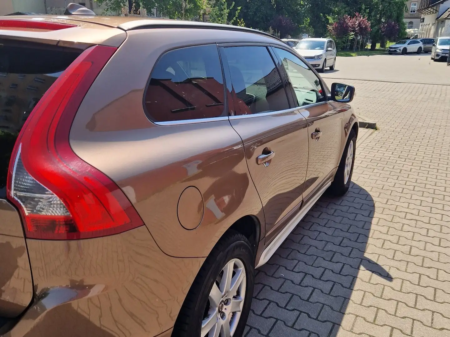 Volvo XC60 R-Design AWD Braun - 2