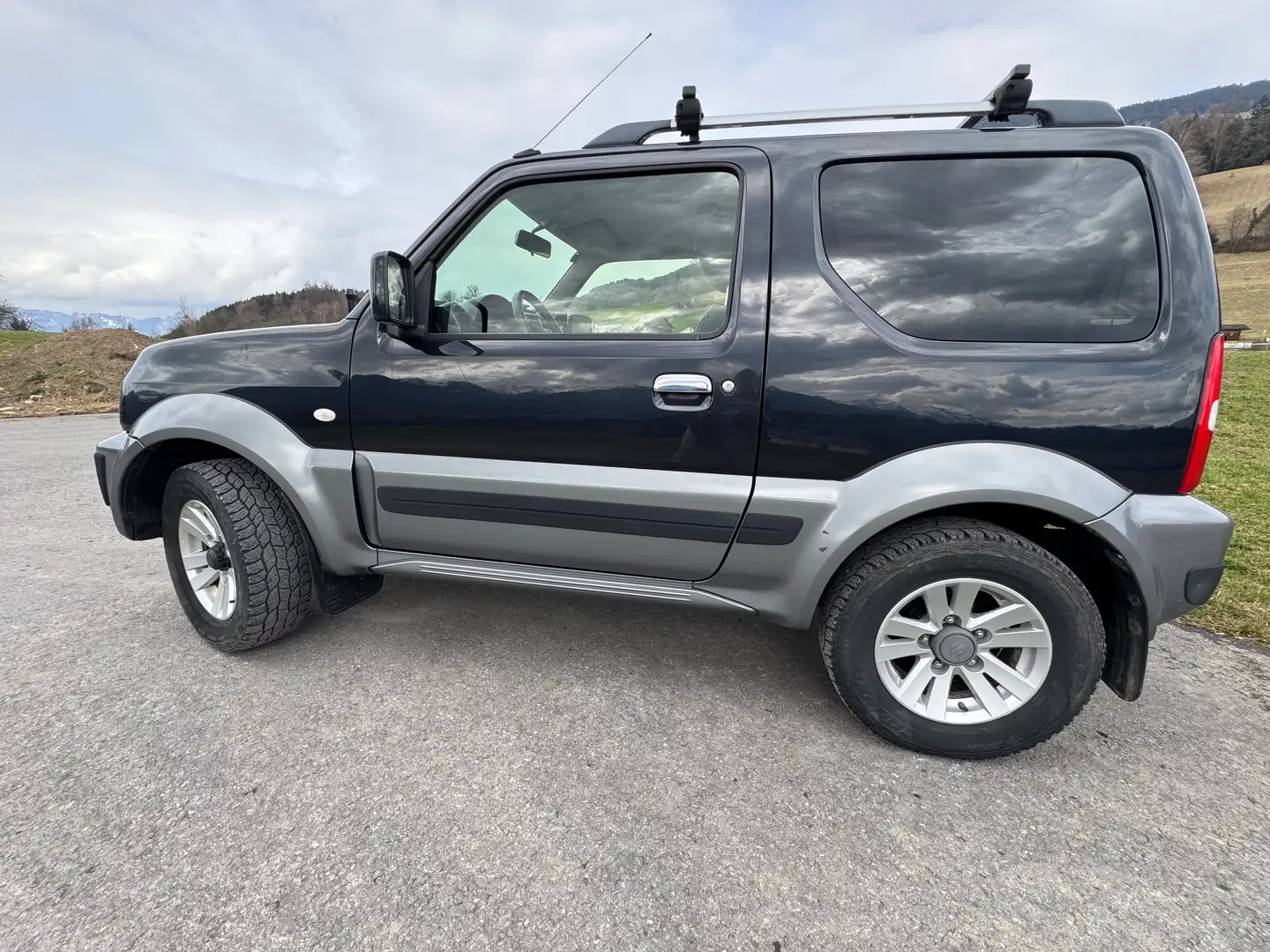 Suzuki Jimny Jimny 1,3 VX L3 deluxe VX L3 deluxe Schwarz - 2