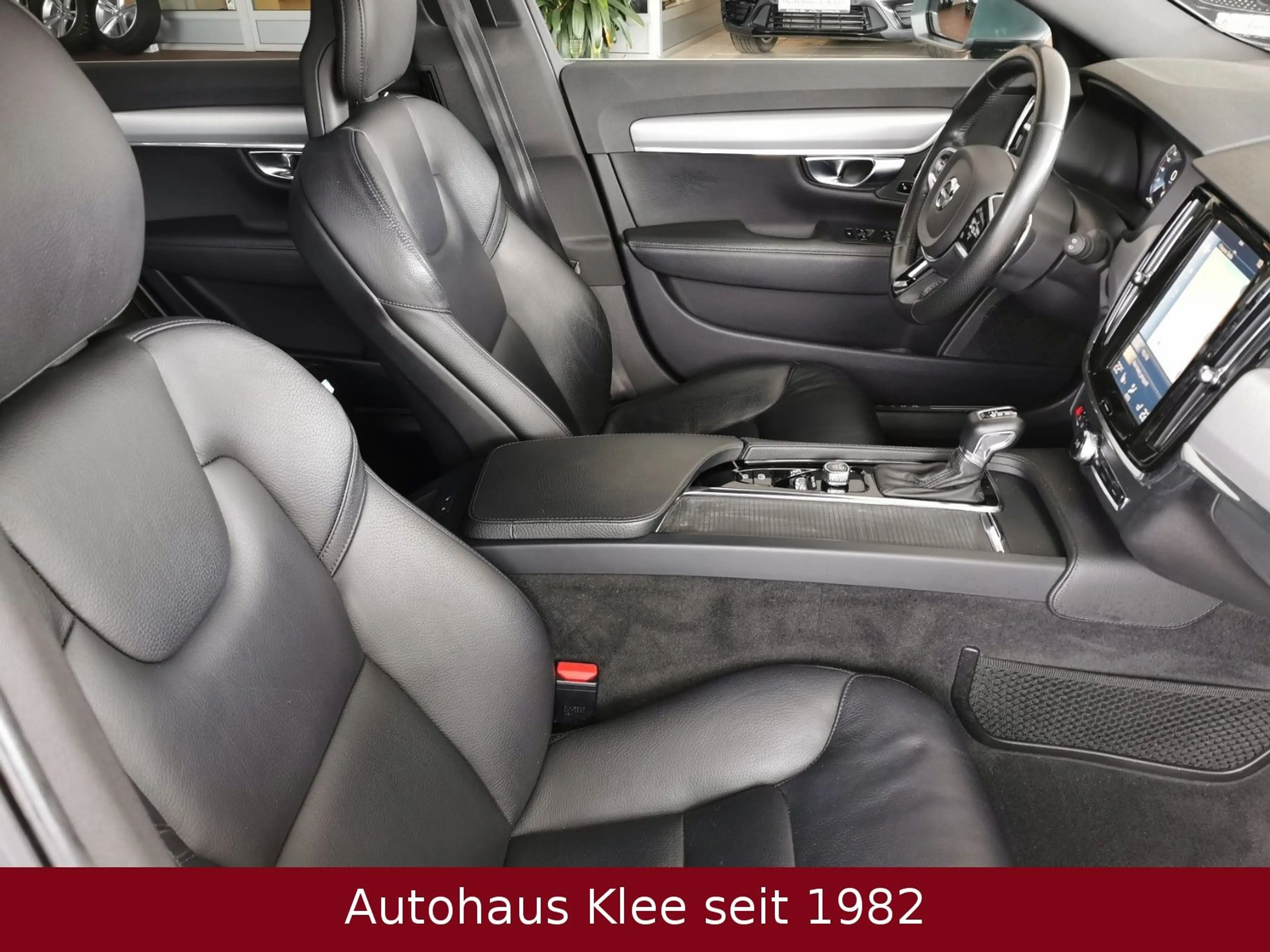 Volvo V90 Kombi Momentum *AHK*LED*NAVI*DAB*LM 18" — photo 7