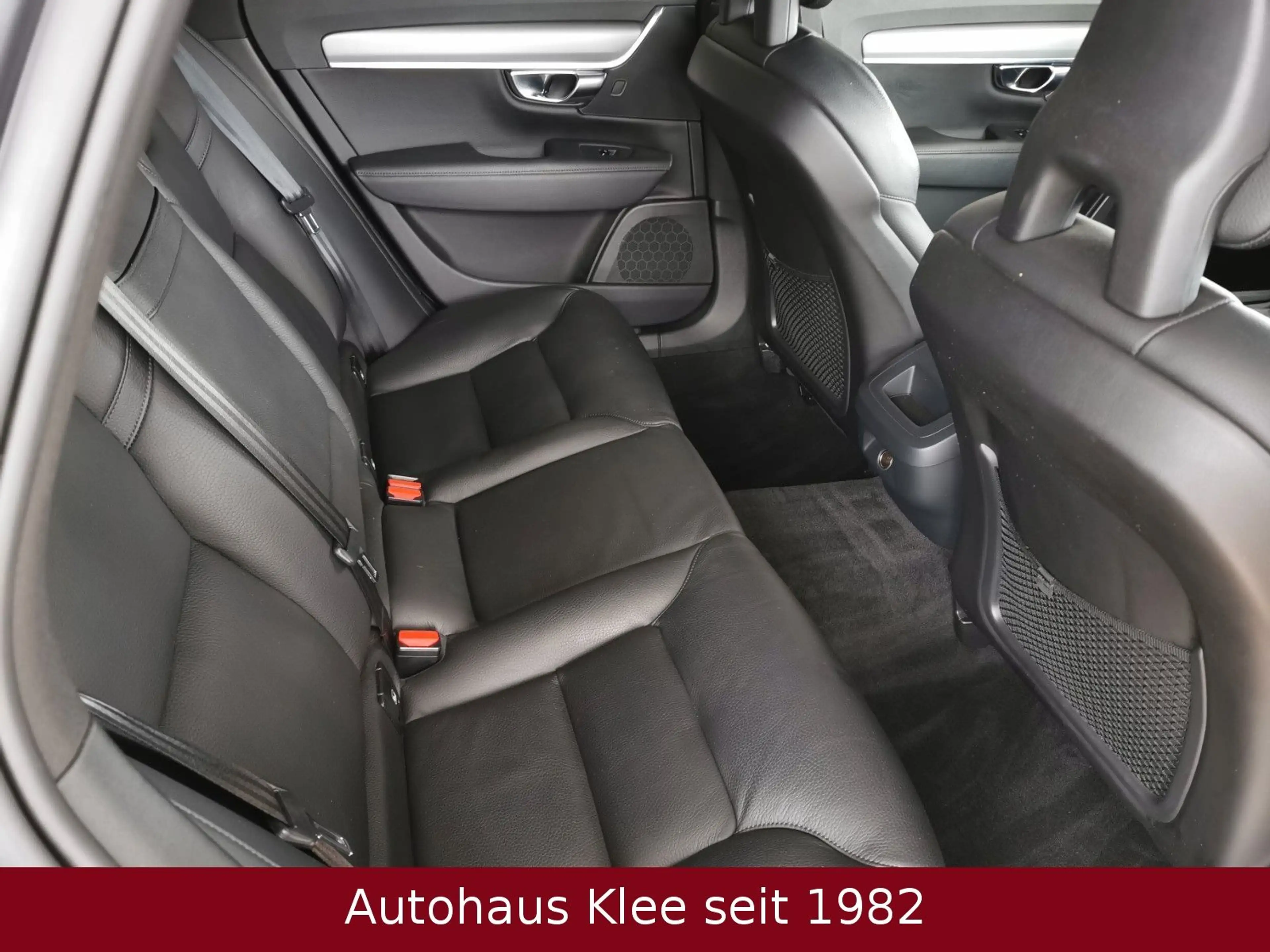 Volvo V90 Kombi Momentum *AHK*LED*NAVI*DAB*LM 18" — photo 9