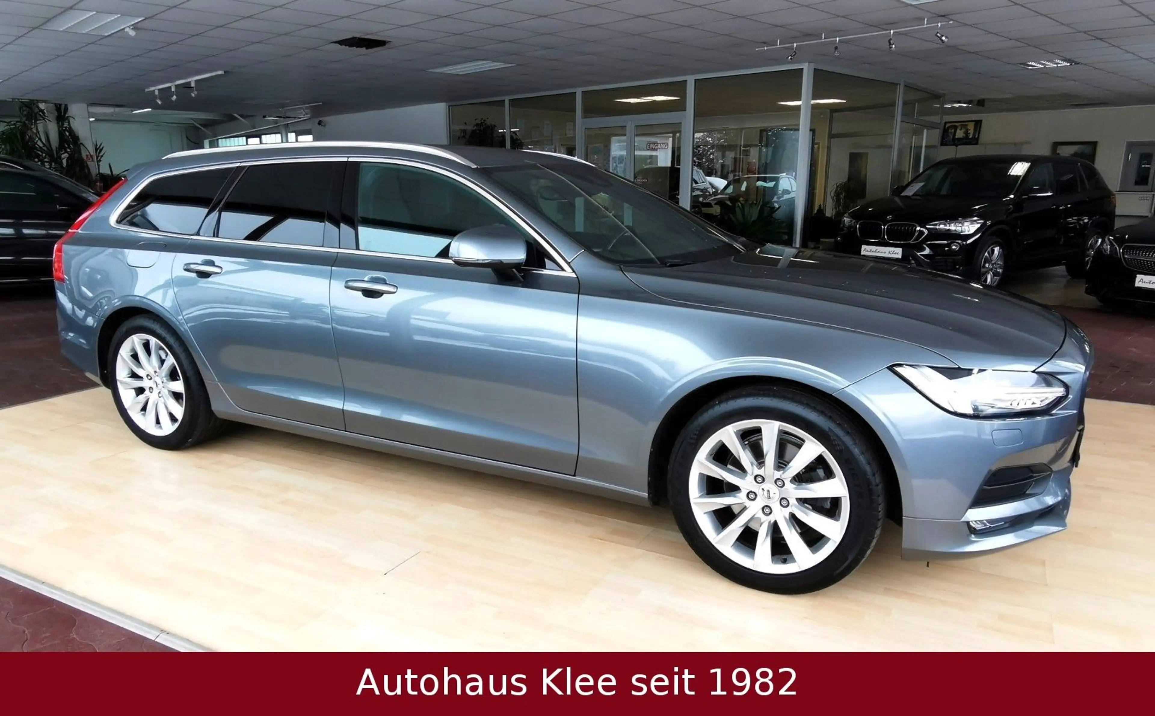 Volvo V90 Kombi Momentum *AHK*LED*NAVI*DAB*LM 18" — photo 2