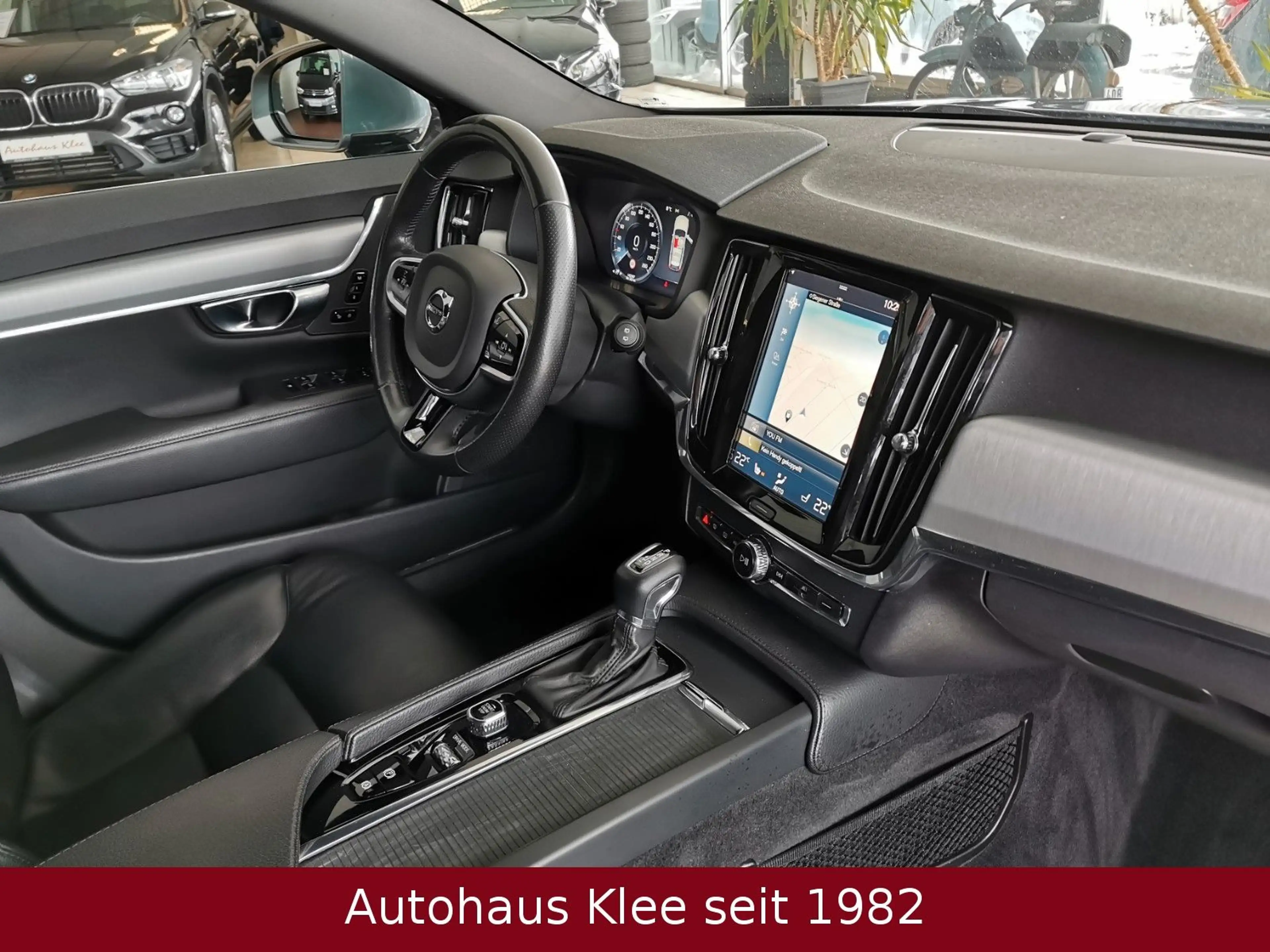 Volvo V90 Kombi Momentum *AHK*LED*NAVI*DAB*LM 18" — photo 6